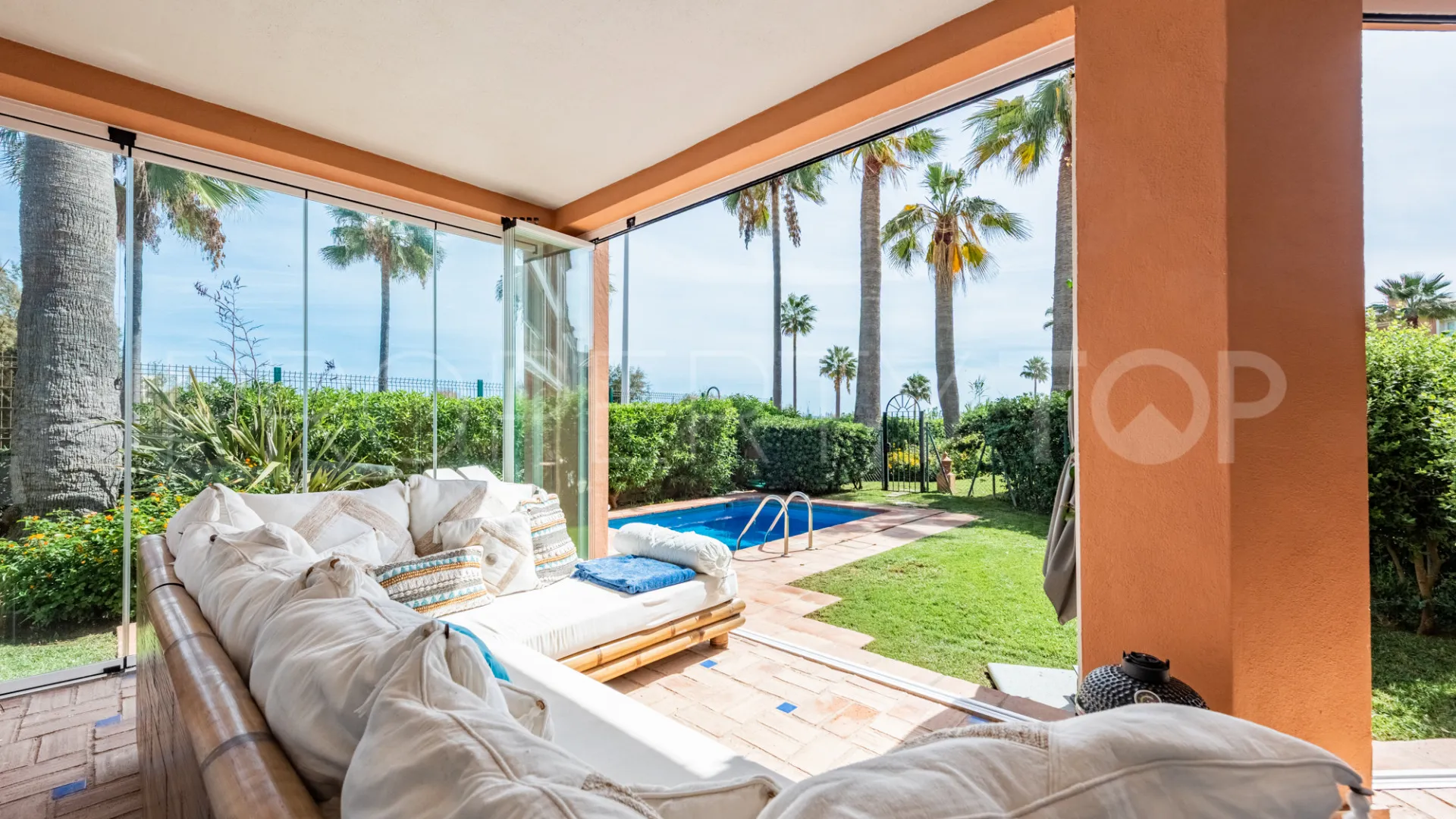 5 bedrooms villa in Bahia de Casares for sale