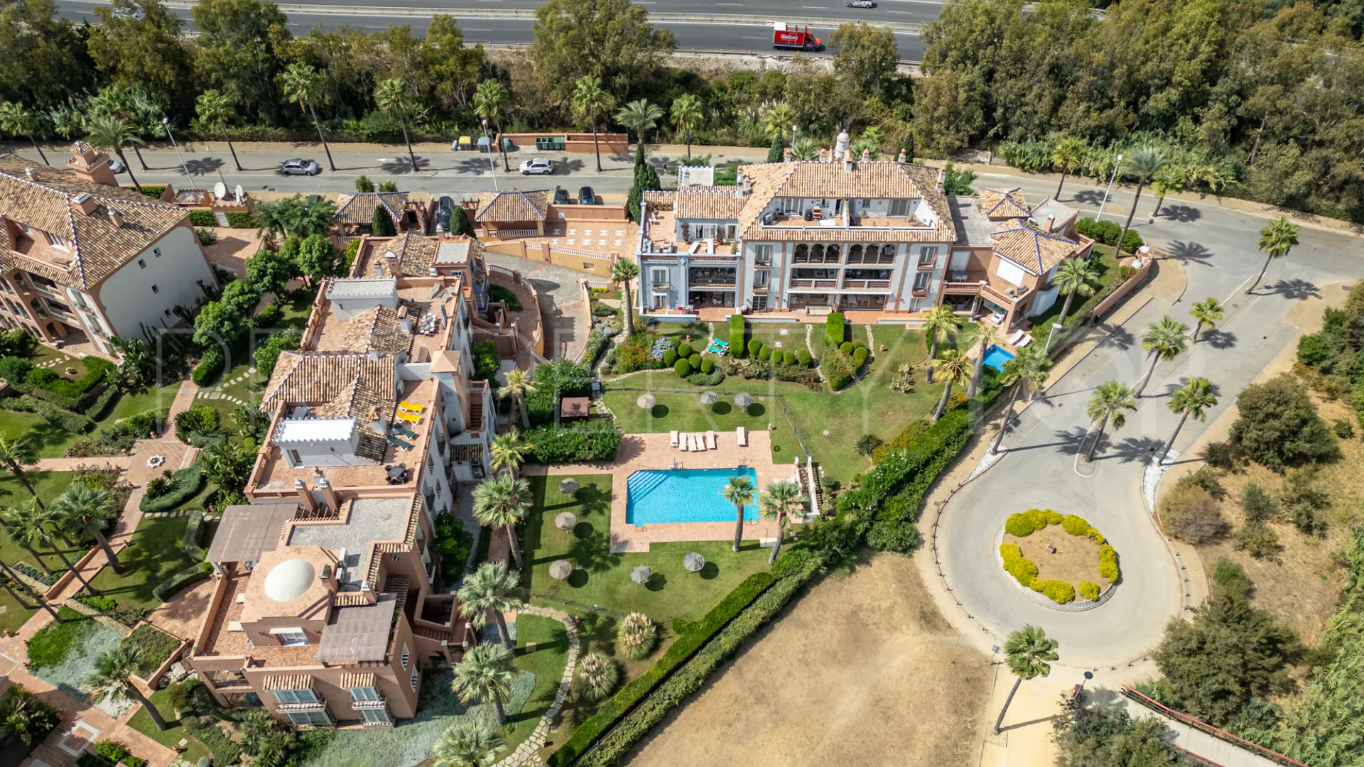 5 bedrooms villa in Bahia de Casares for sale
