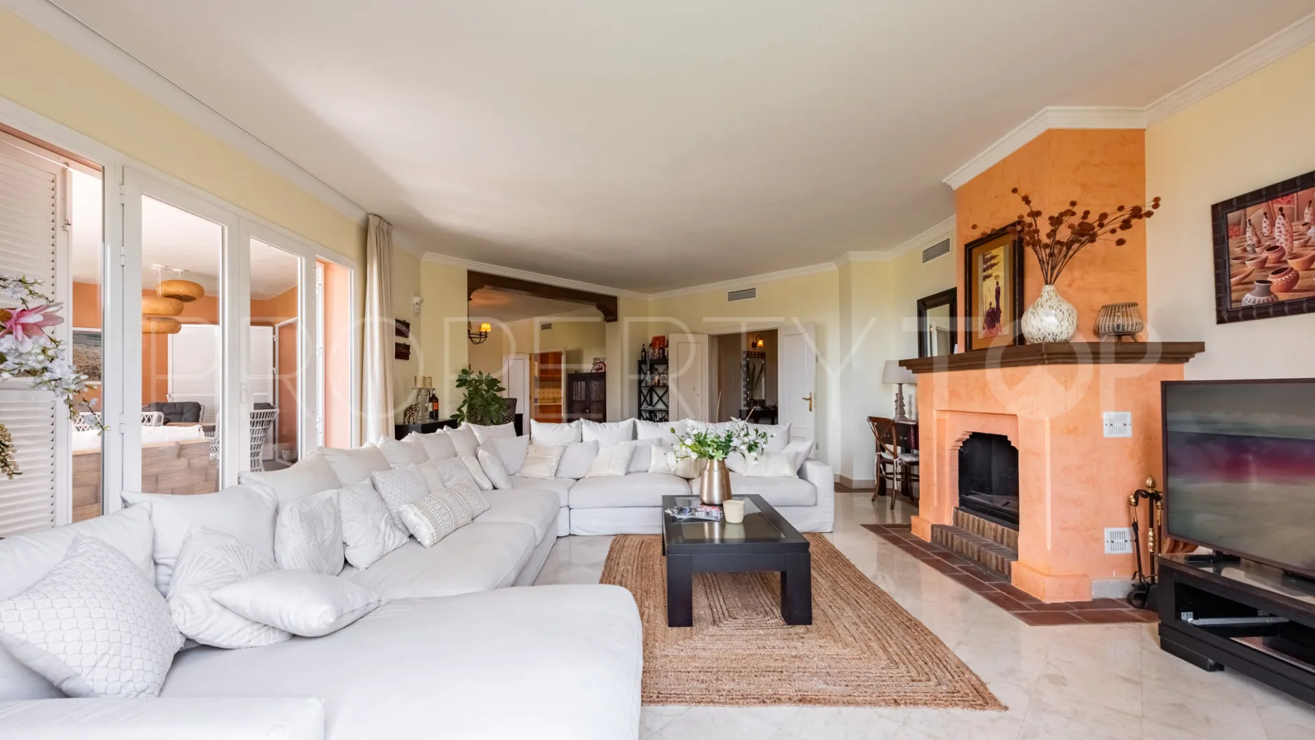 5 bedrooms villa in Bahia de Casares for sale