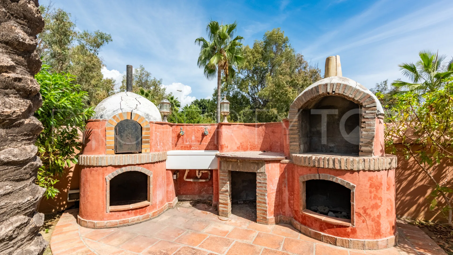 5 bedrooms villa in Bahia de Casares for sale