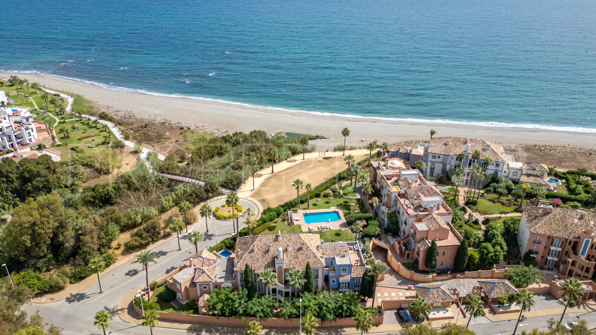 5 bedrooms villa in Bahia de Casares for sale