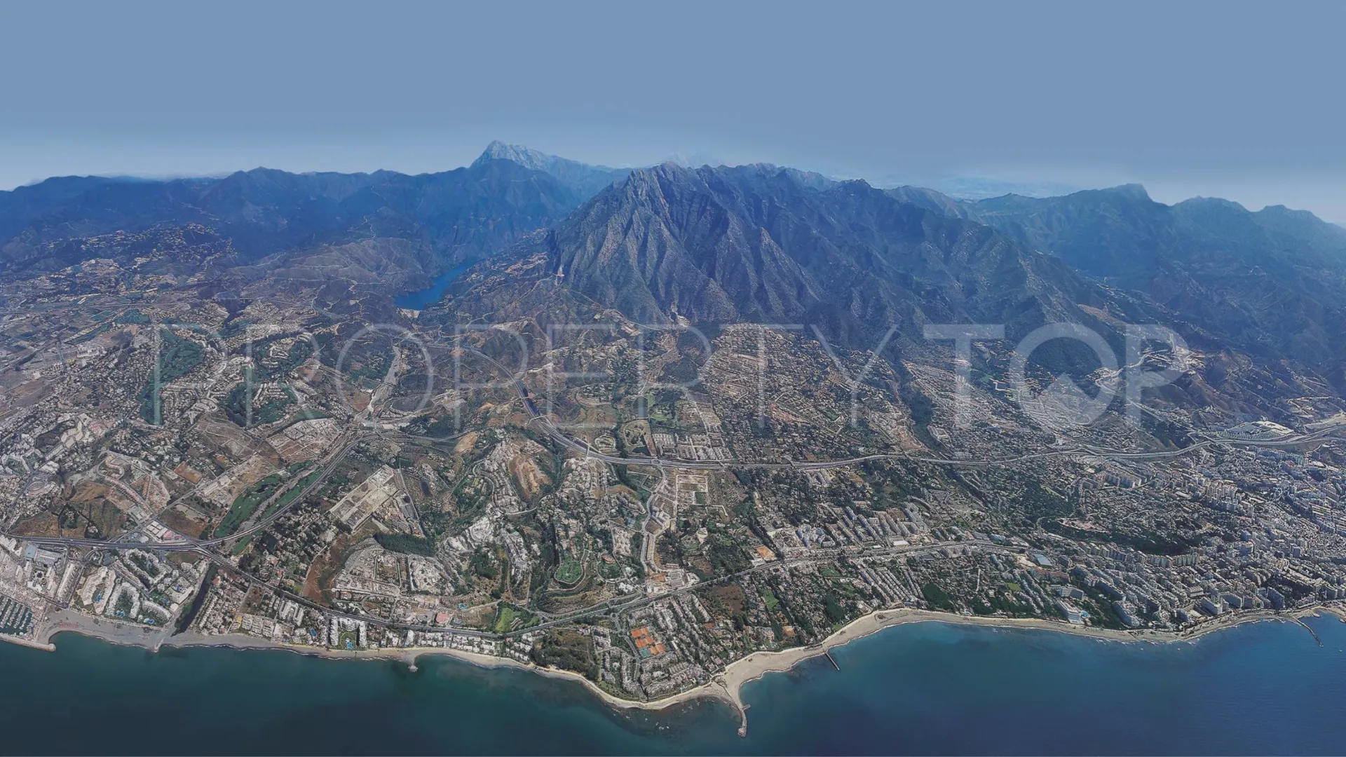 Comprar atico duplex con 3 dormitorios en Marbella Golden Mile