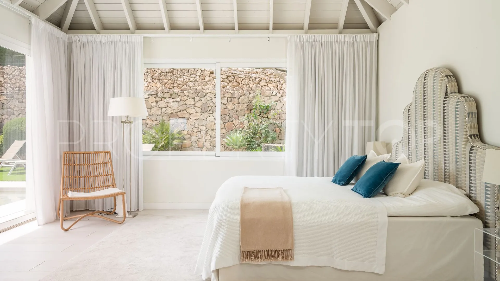 Villa for sale in Los Naranjos Hill Club with 5 bedrooms