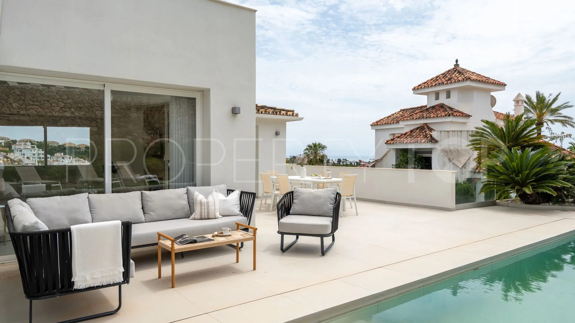 Villa for sale in Los Naranjos Hill Club with 5 bedrooms