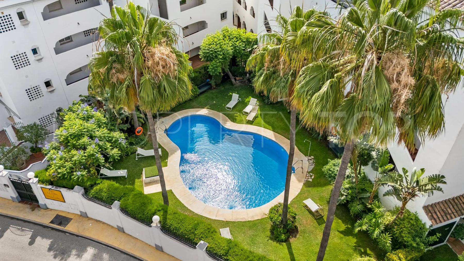 Atico duplex en venta en Guadalmina Baja