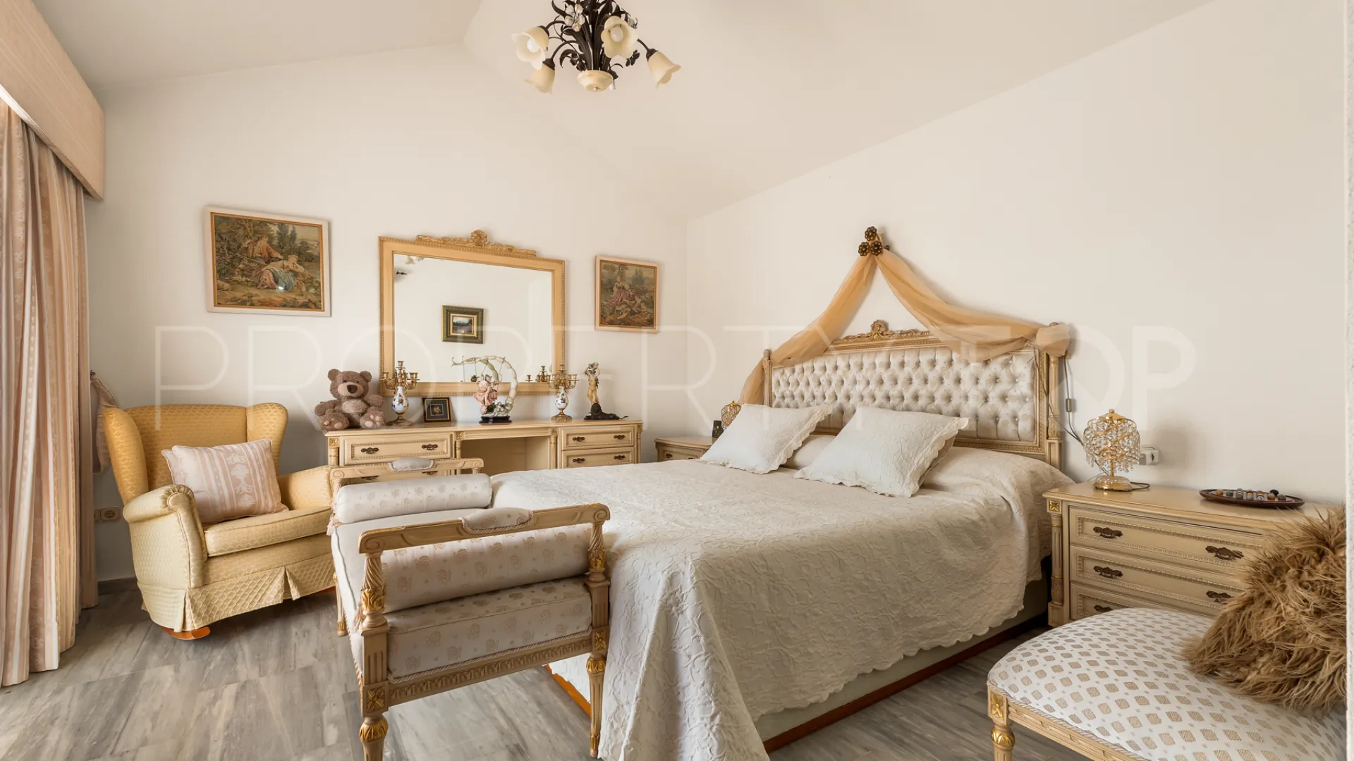 Atico duplex en venta en Guadalmina Baja