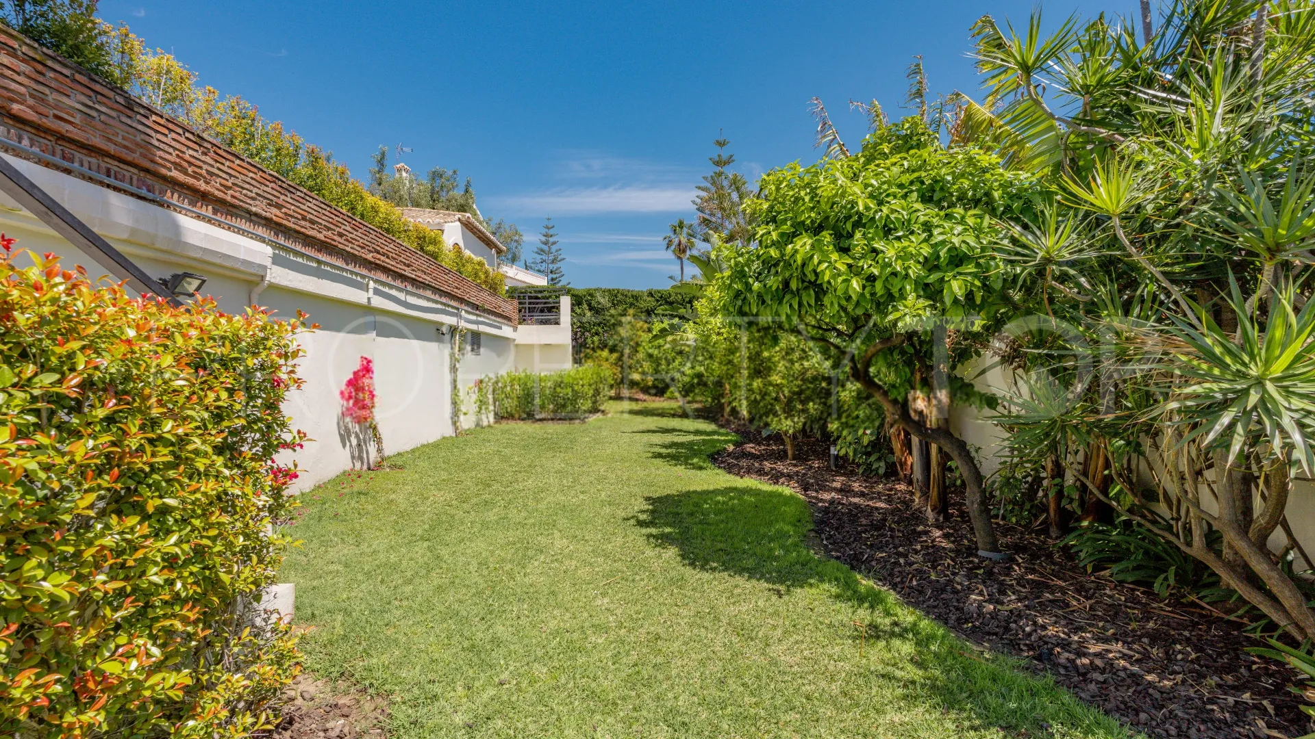 4 bedrooms villa in Los Altos del Paraiso for sale