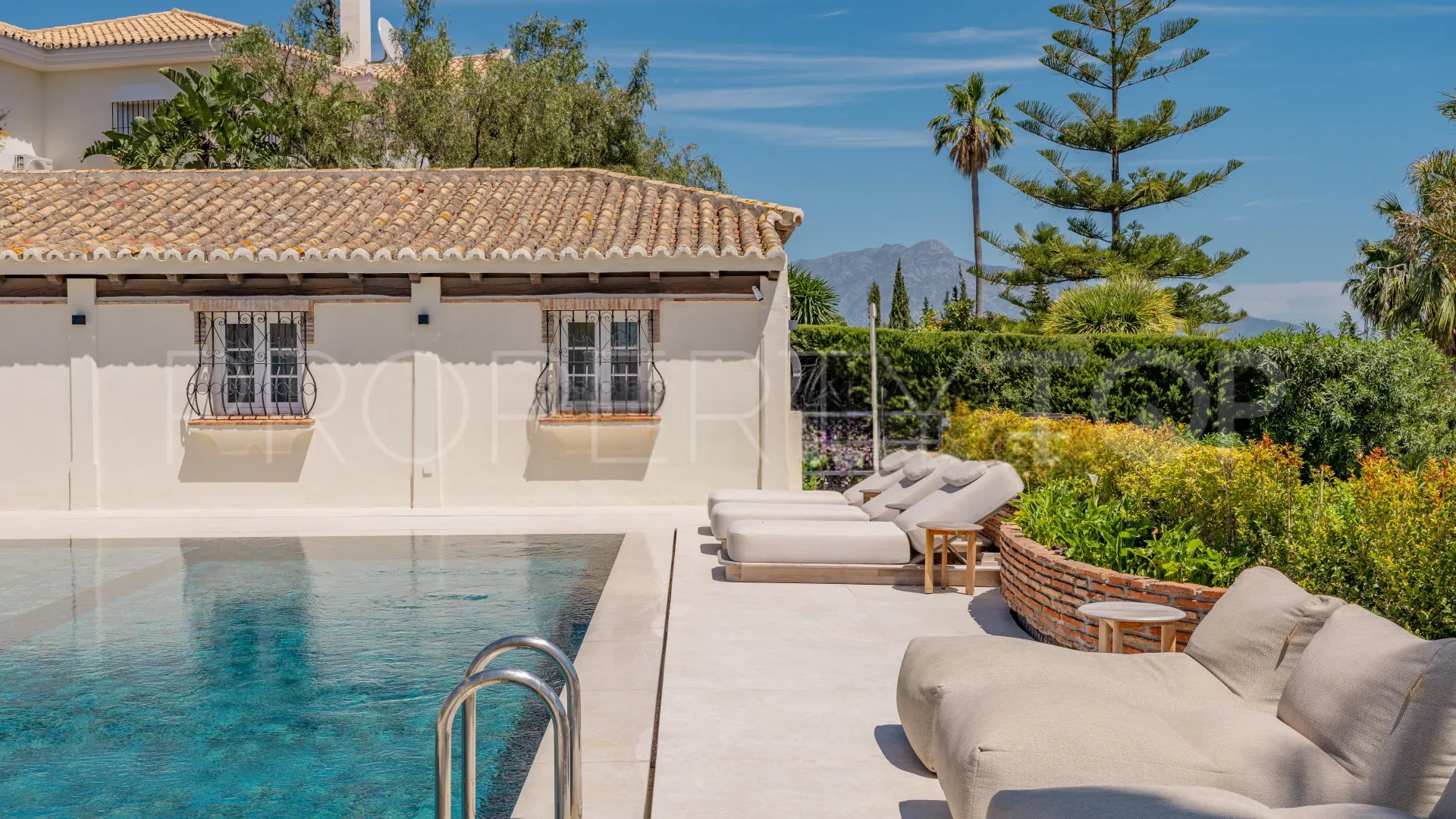 4 bedrooms villa in Los Altos del Paraiso for sale