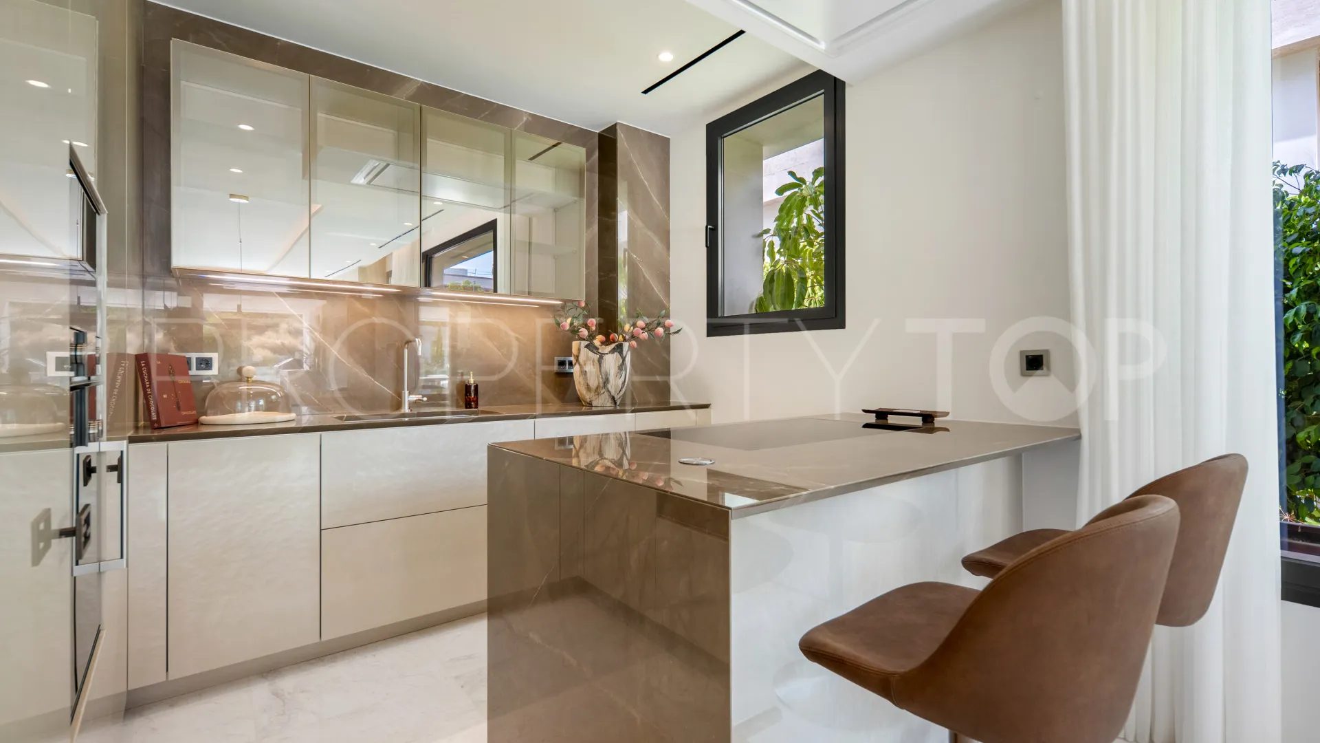 For sale Marbella Golden Mile 4 bedrooms ground floor duplex