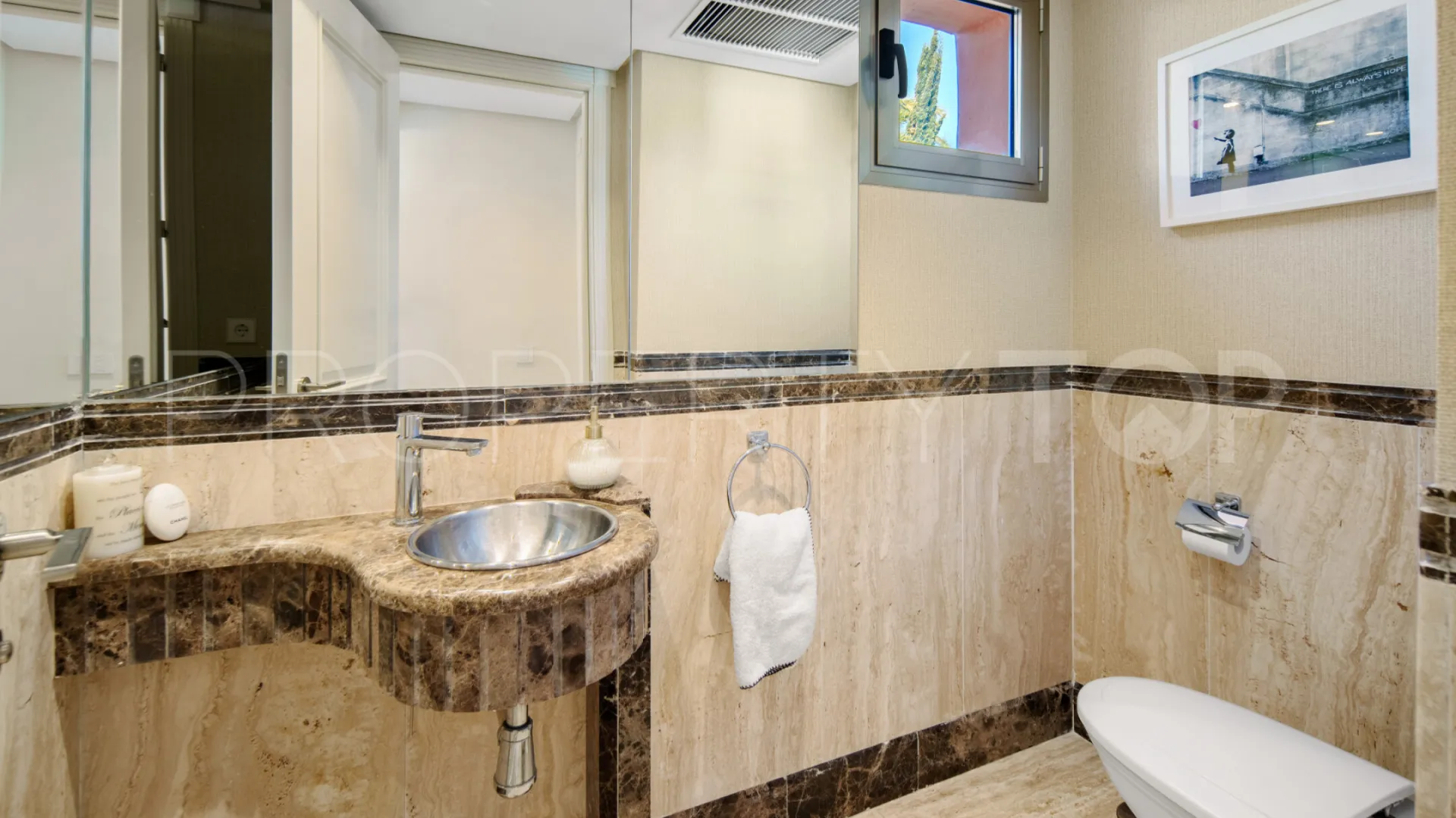 For sale duplex penthouse in Marbella East with 3 bedrooms