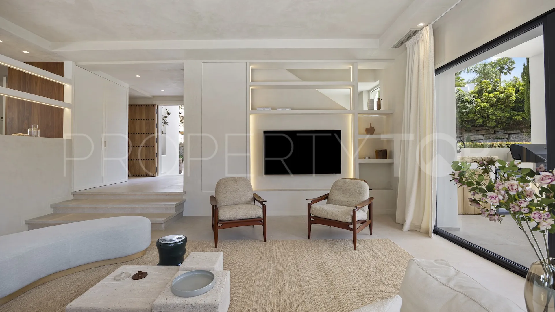 Buy 4 bedrooms villa in La Alqueria