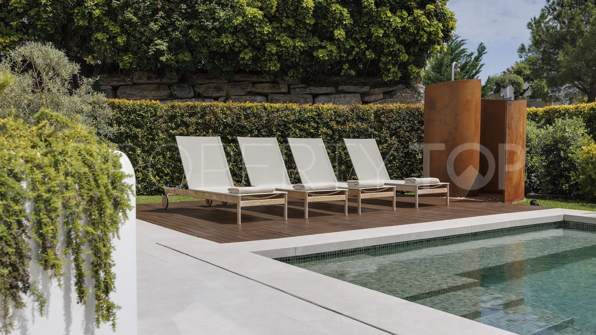 Buy 4 bedrooms villa in La Alqueria