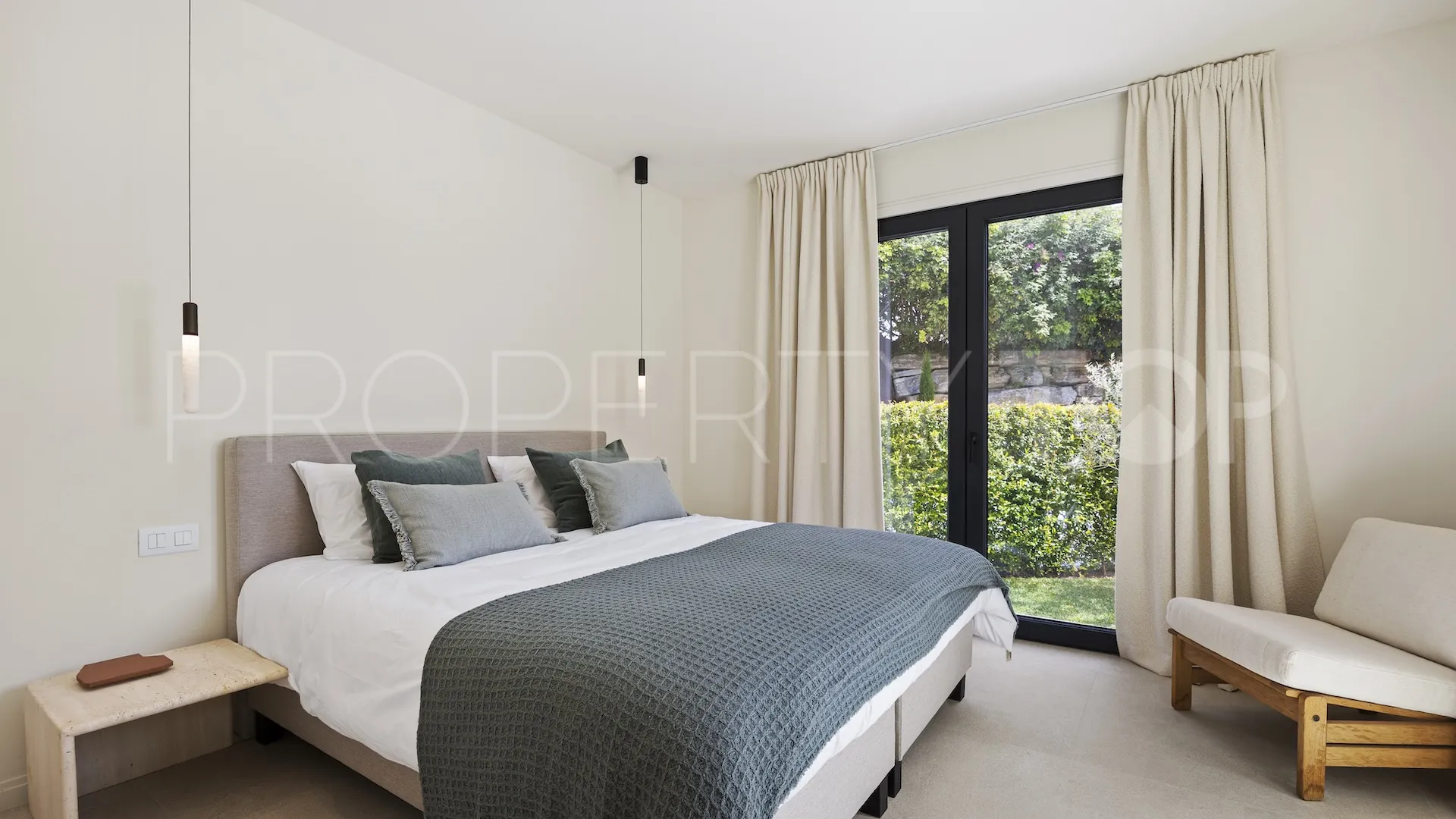 Buy 4 bedrooms villa in La Alqueria