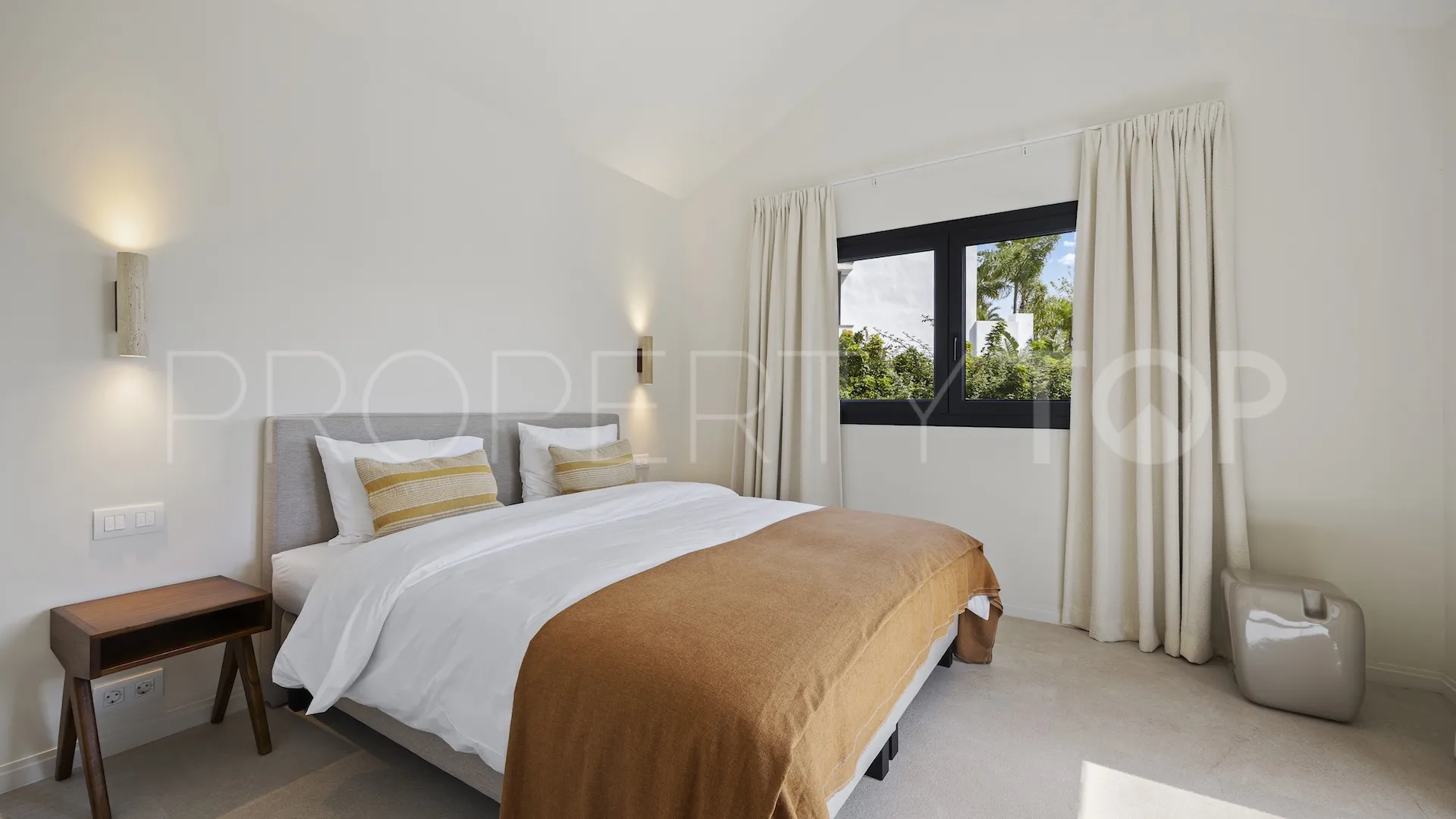 Buy 4 bedrooms villa in La Alqueria