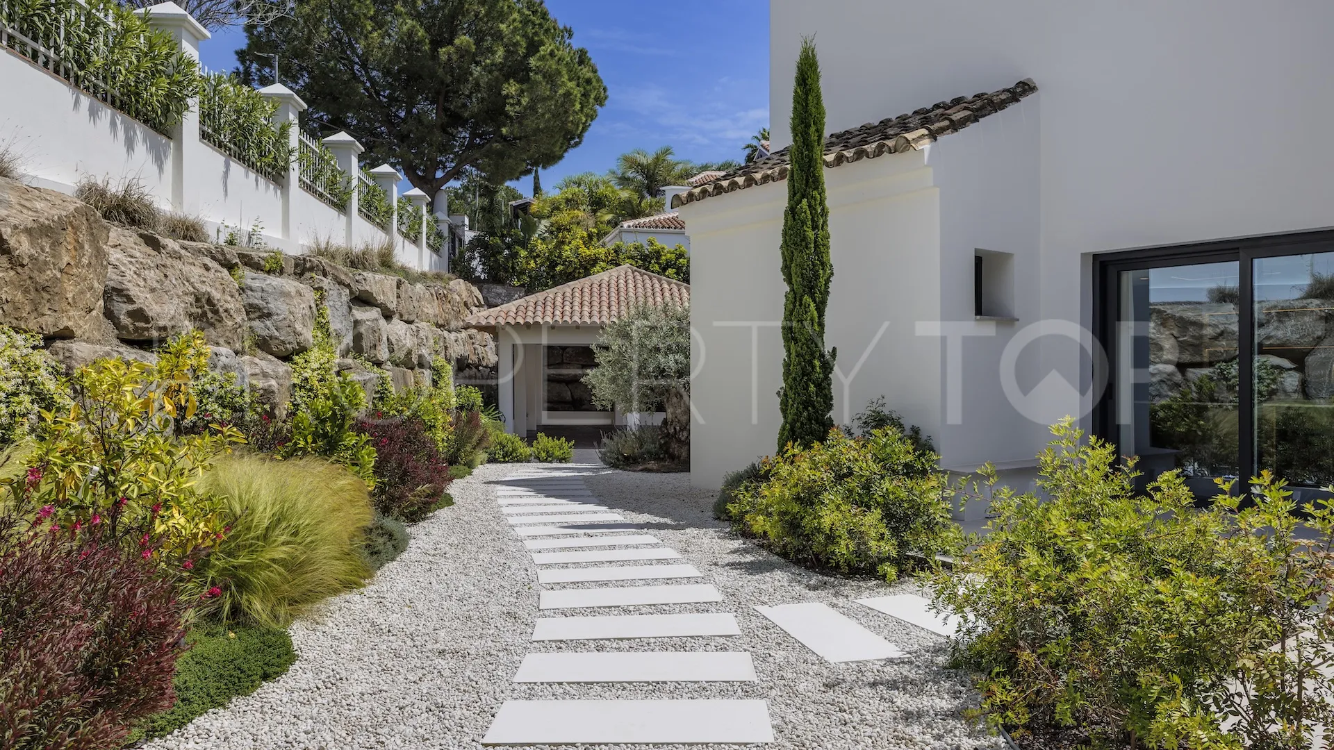 Buy 4 bedrooms villa in La Alqueria