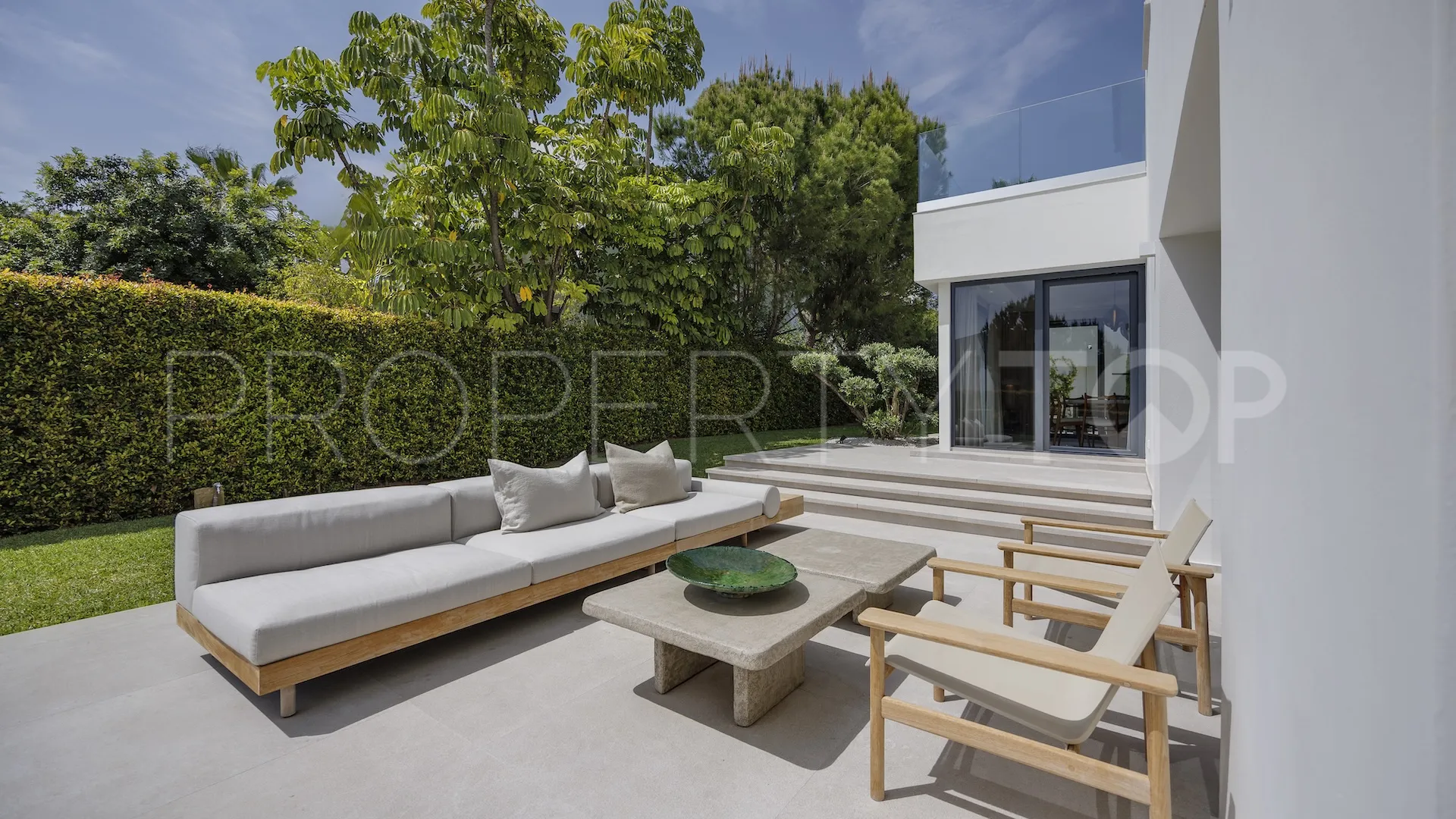 Buy 4 bedrooms villa in La Alqueria