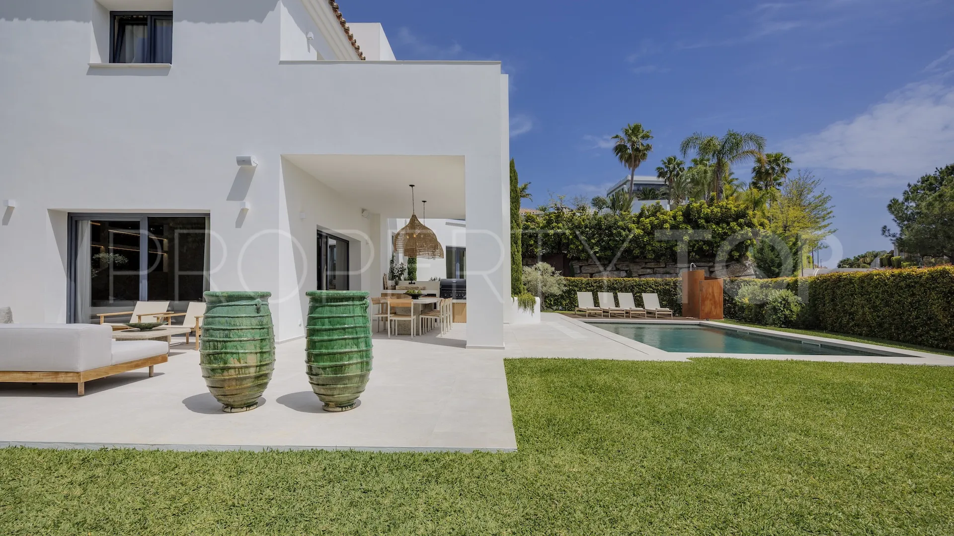 Buy 4 bedrooms villa in La Alqueria