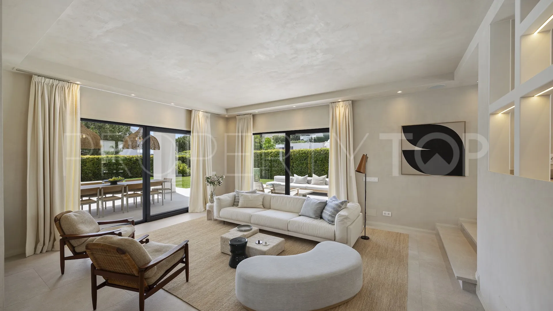 Buy 4 bedrooms villa in La Alqueria