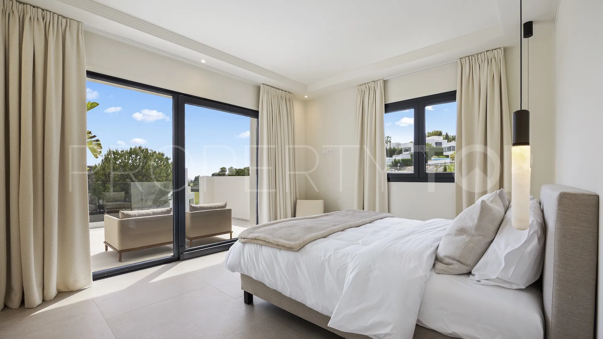 Buy 4 bedrooms villa in La Alqueria
