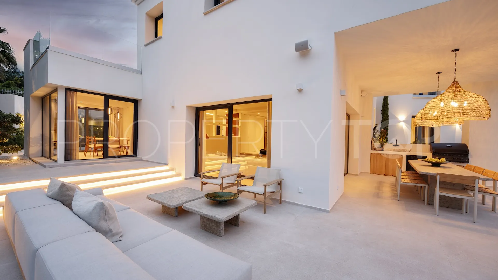Buy 4 bedrooms villa in La Alqueria
