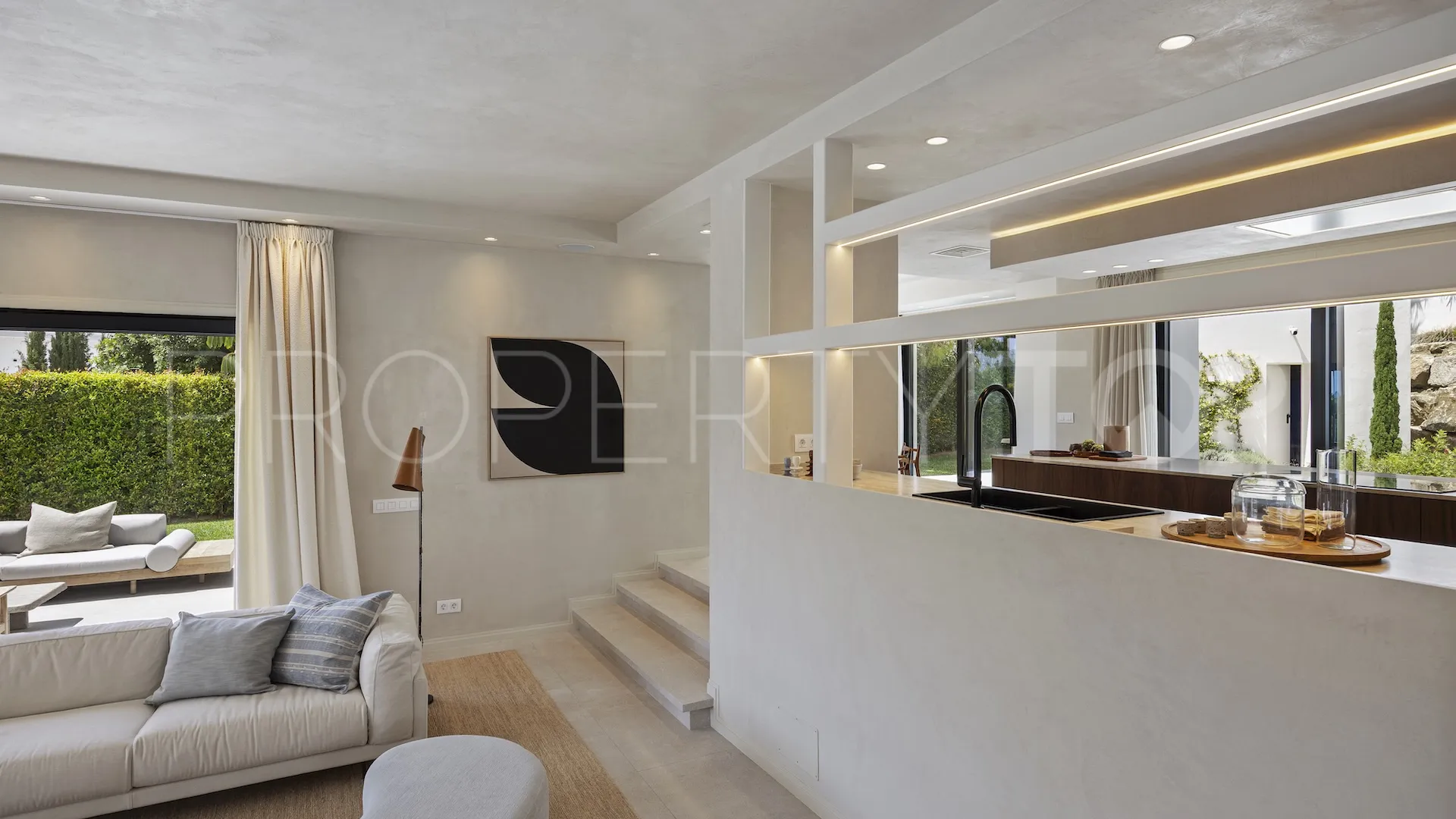 Buy 4 bedrooms villa in La Alqueria