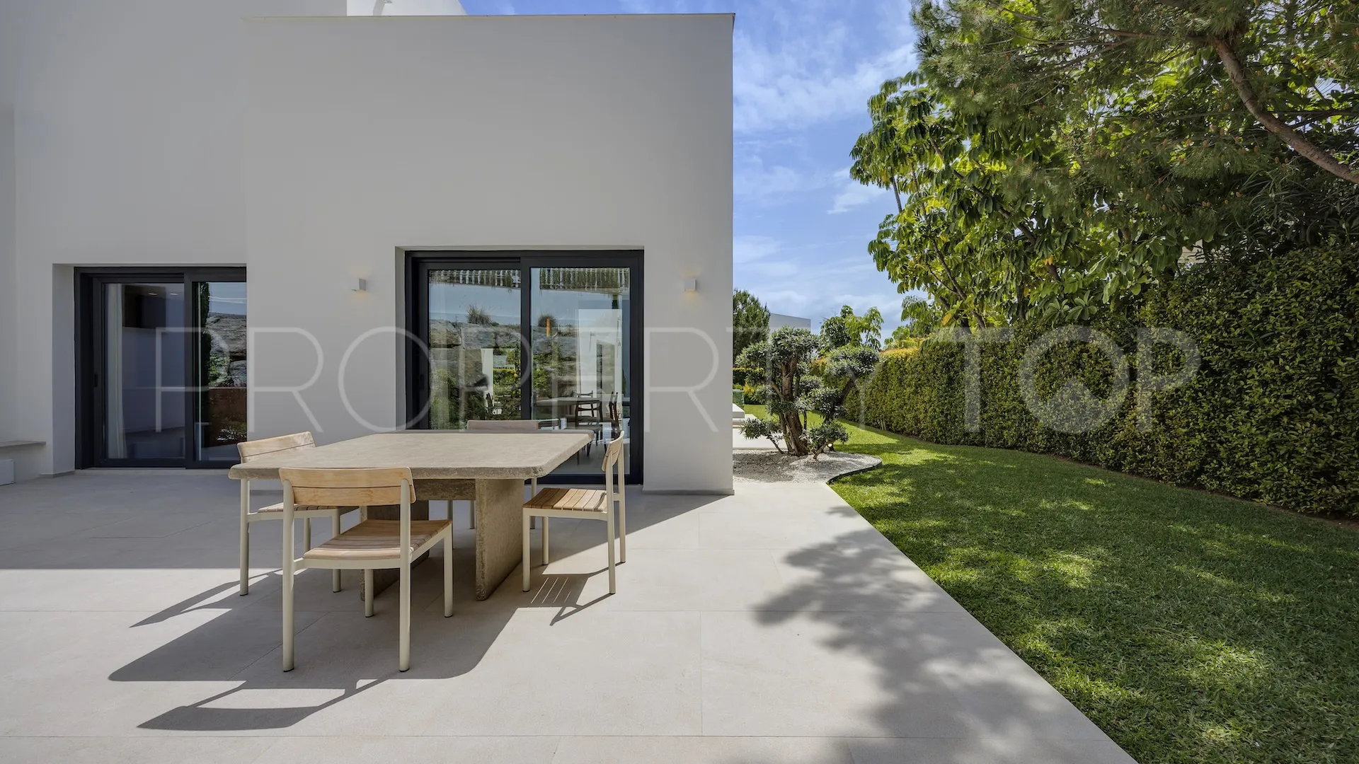 Buy 4 bedrooms villa in La Alqueria
