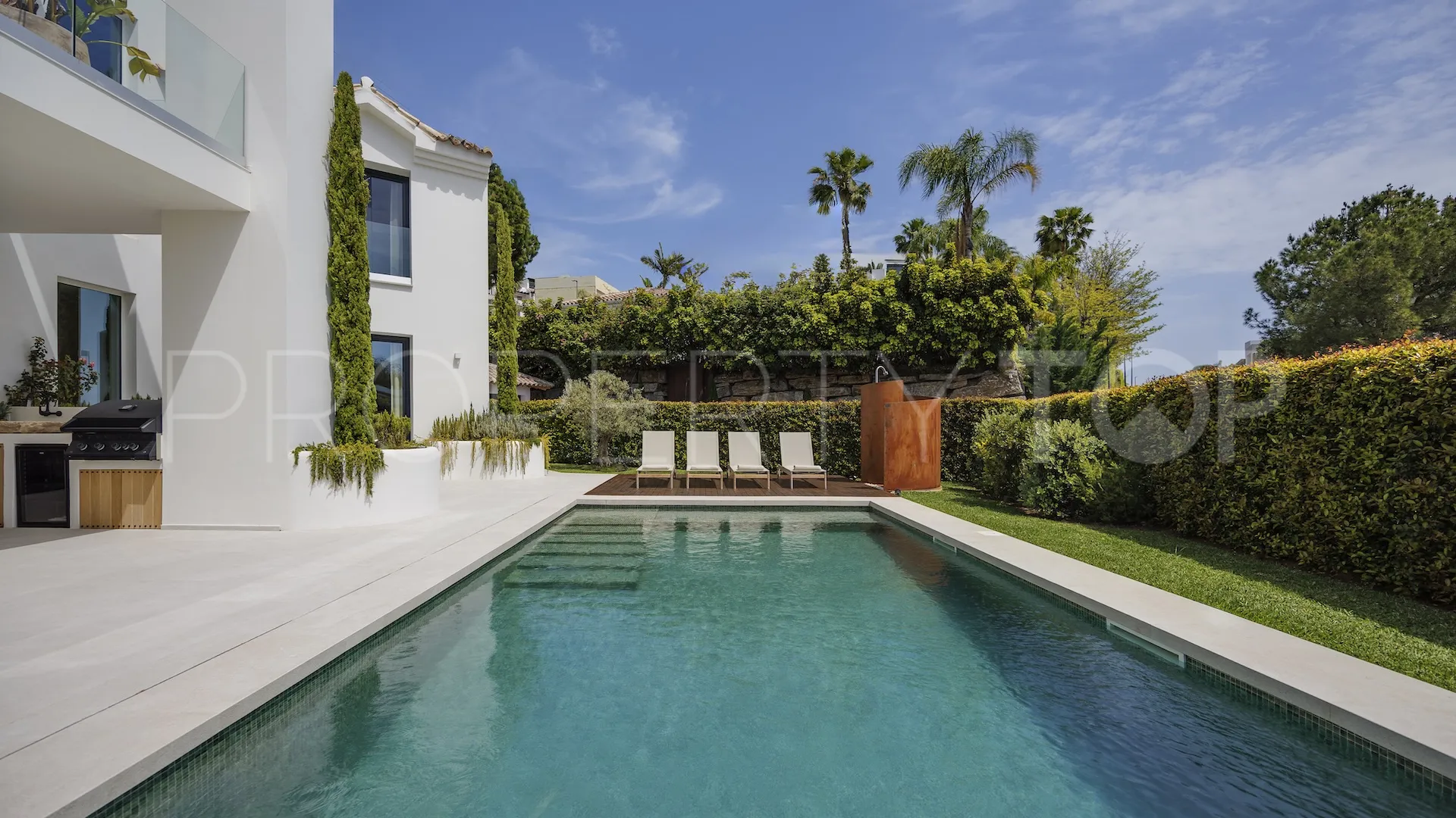 Buy 4 bedrooms villa in La Alqueria