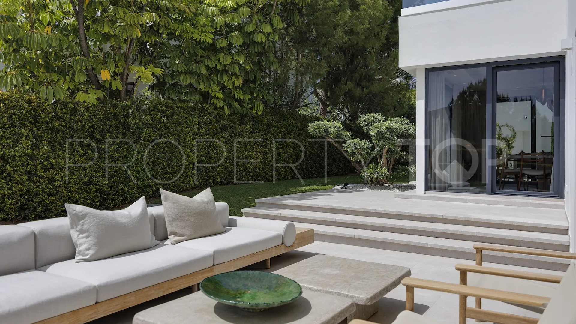 Buy 4 bedrooms villa in La Alqueria