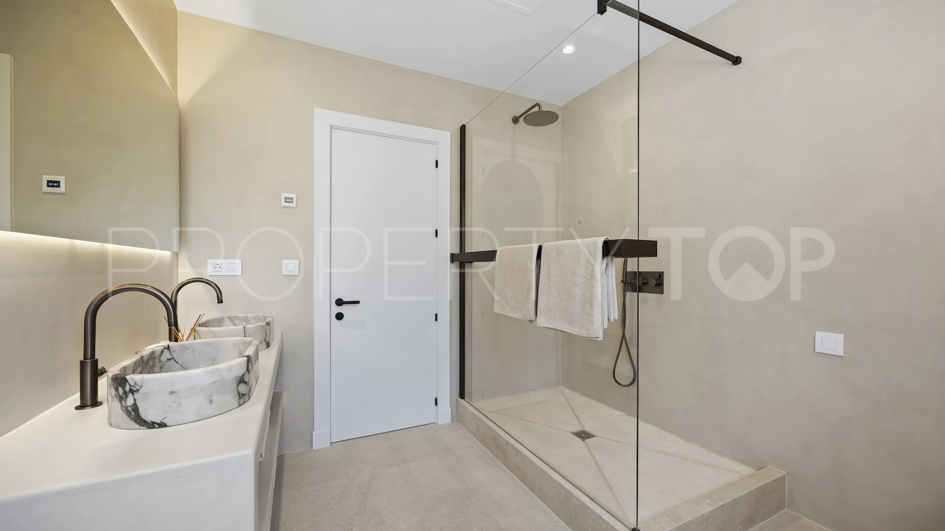 Buy 4 bedrooms villa in La Alqueria