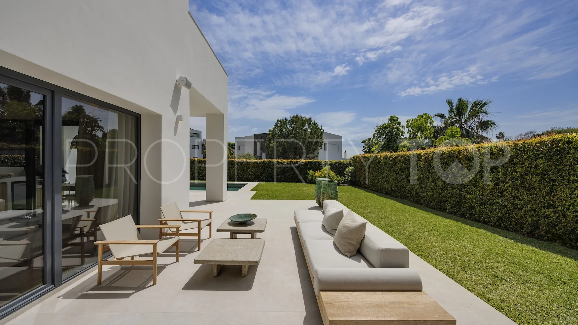 Buy 4 bedrooms villa in La Alqueria