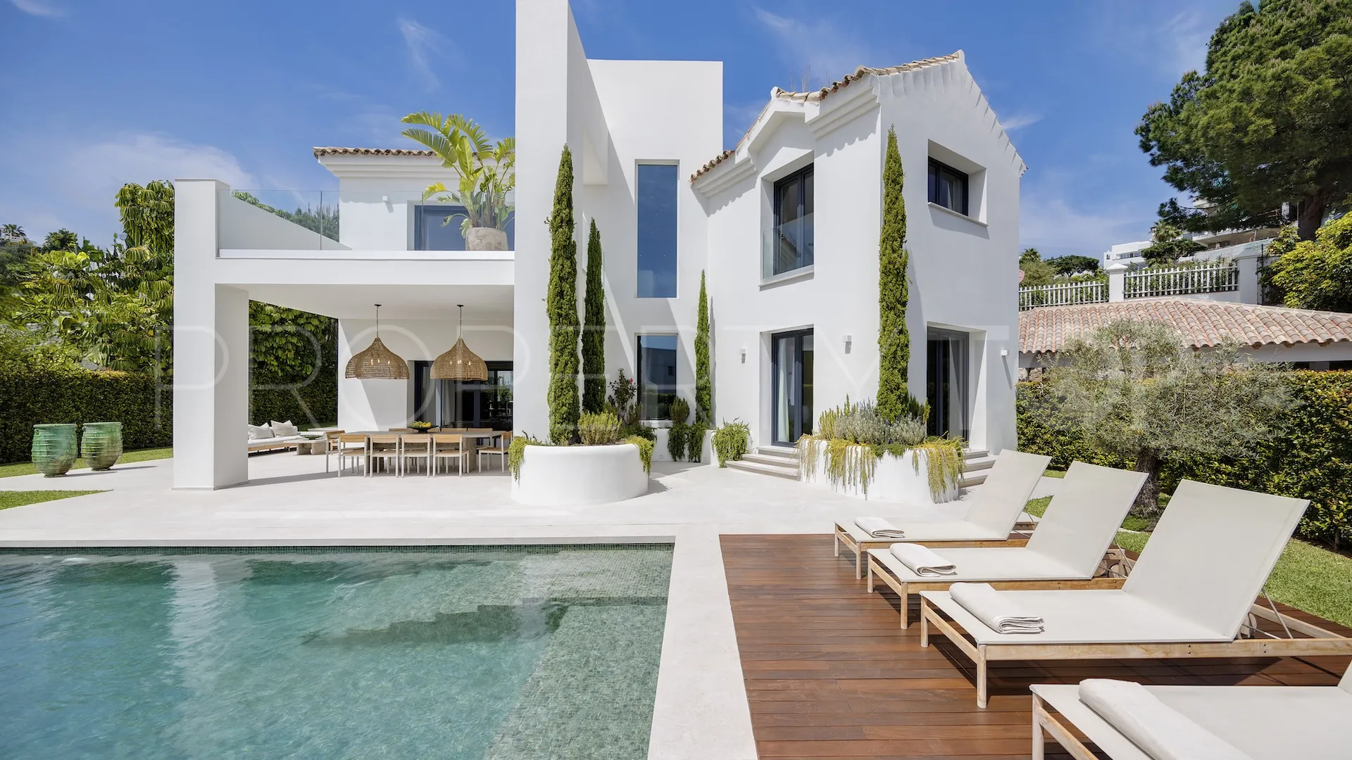 Buy 4 bedrooms villa in La Alqueria