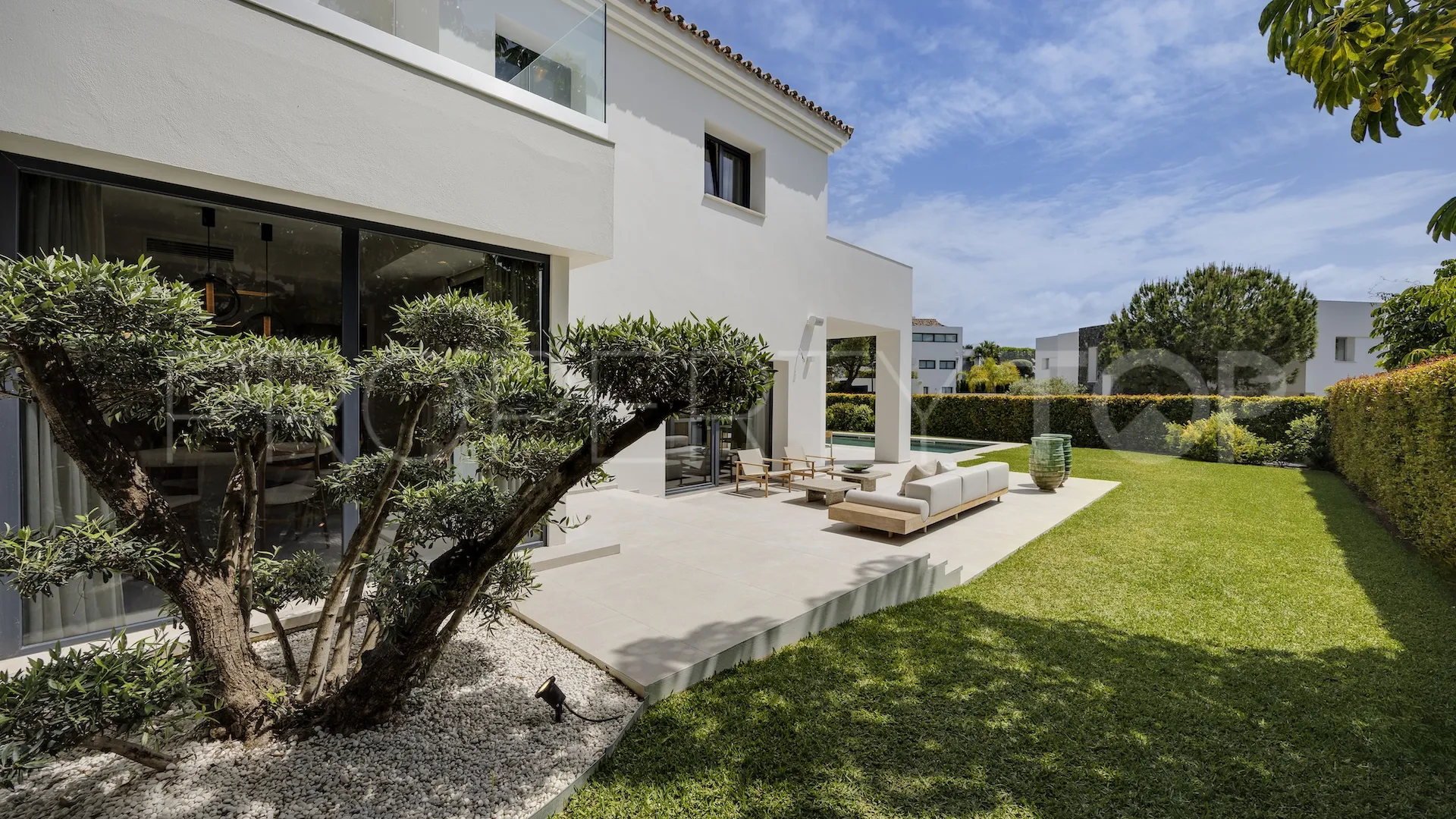 Buy 4 bedrooms villa in La Alqueria