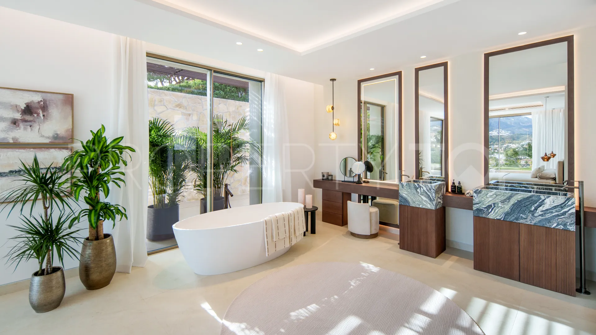 Buy Nueva Andalucia 5 bedrooms villa