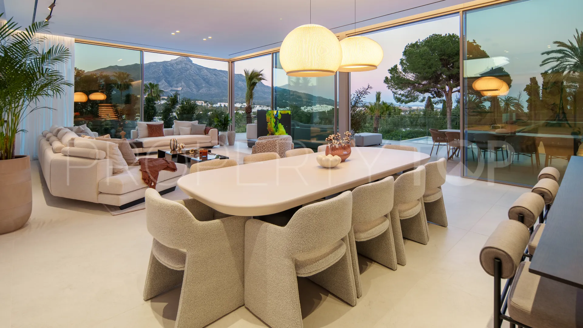 Buy Nueva Andalucia 5 bedrooms villa
