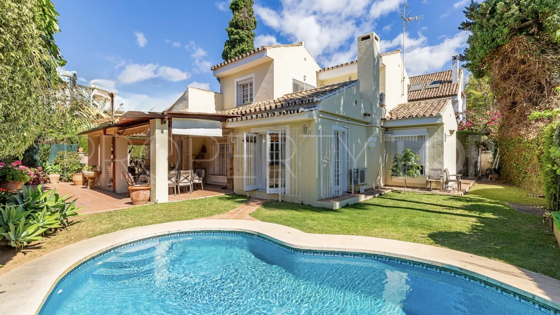 3 bedrooms villa in Beach Side Golden Mile for sale