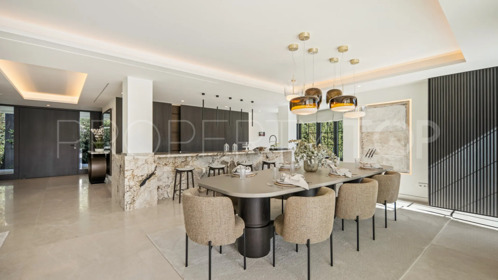 Villa en venta de 6 dormitorios en Nueva Andalucia