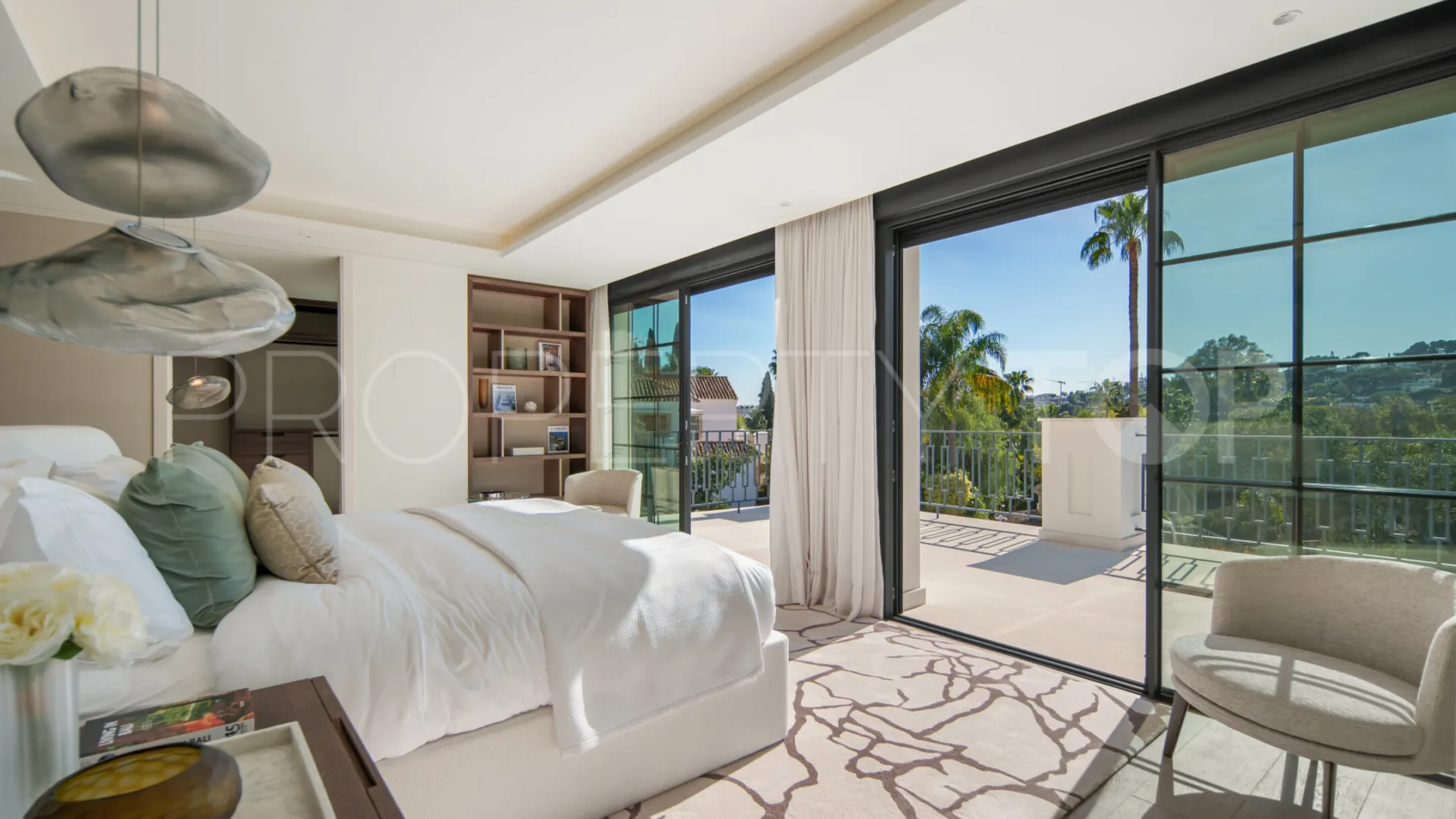 Villa en venta de 6 dormitorios en Nueva Andalucia