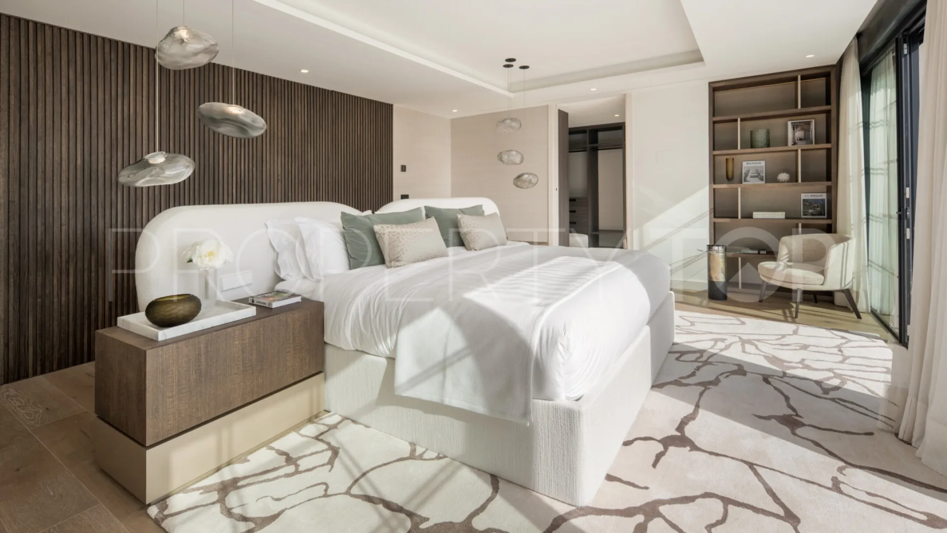 Villa en venta de 6 dormitorios en Nueva Andalucia