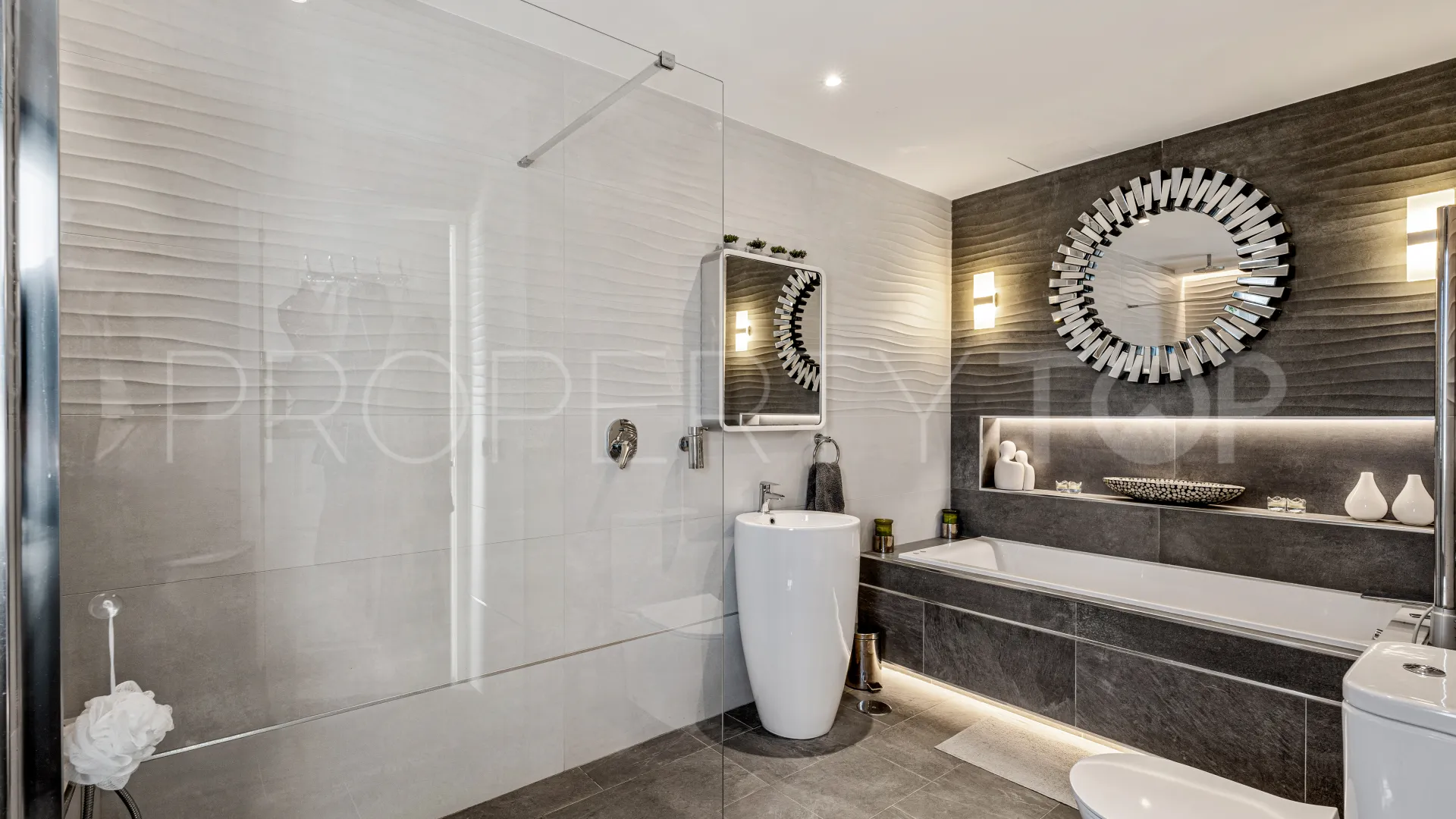 For sale Marbella Centro villa with 3 bedrooms