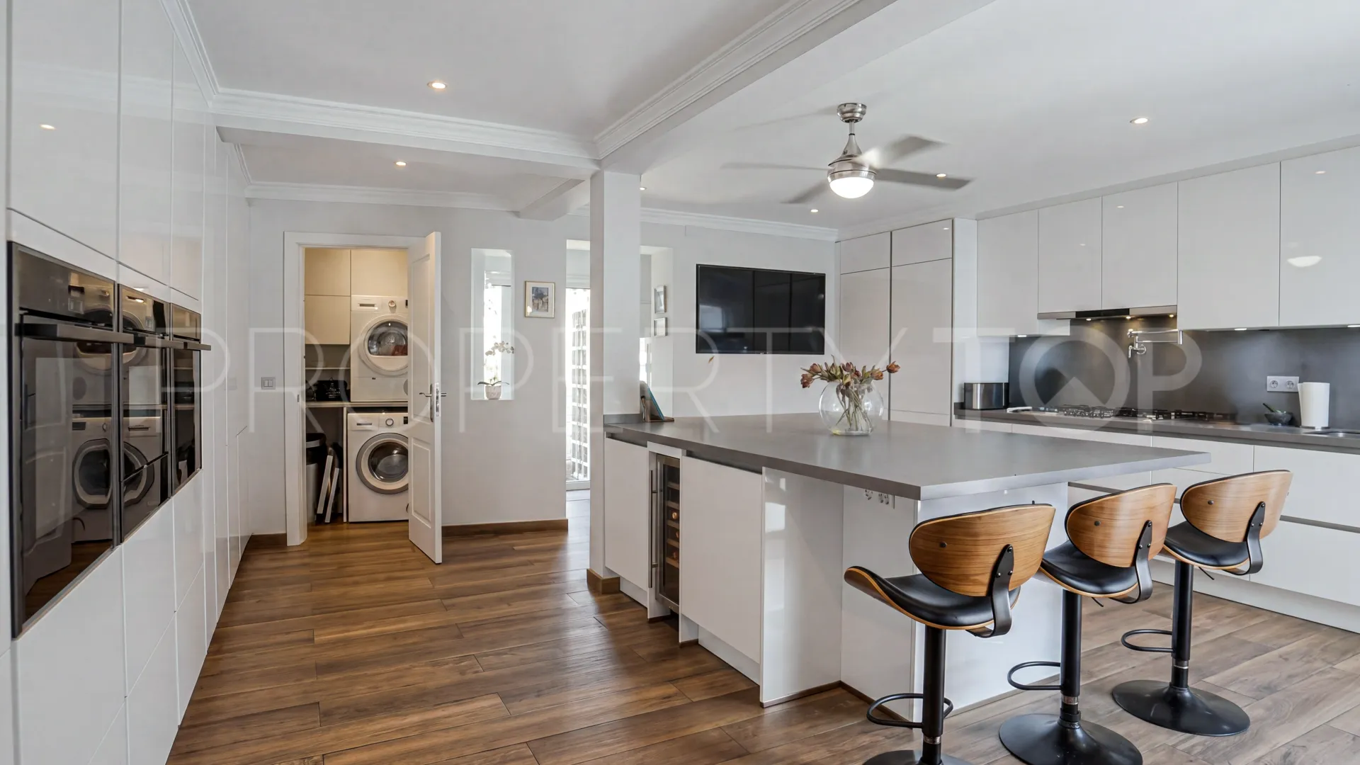 For sale Marbella Centro villa with 3 bedrooms