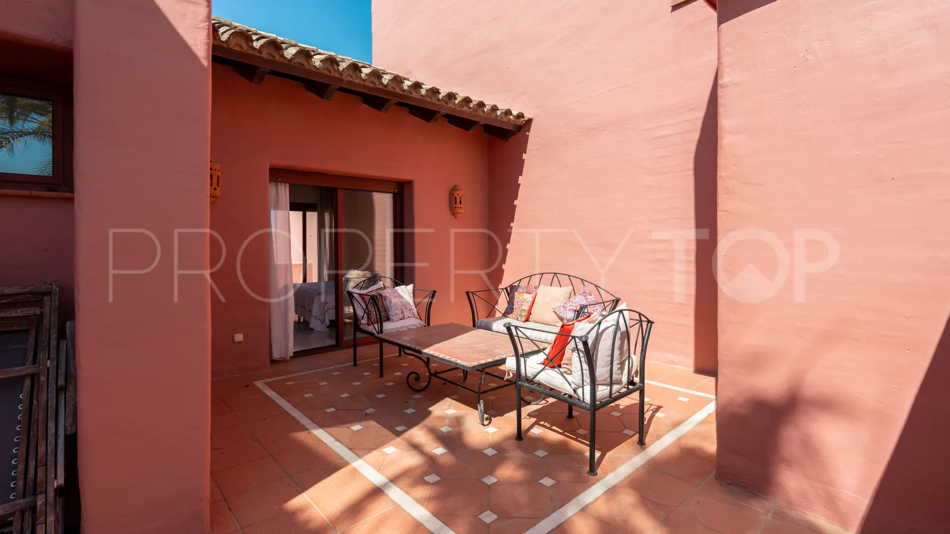 Duplex penthouse for sale in Estepona East with 3 bedrooms