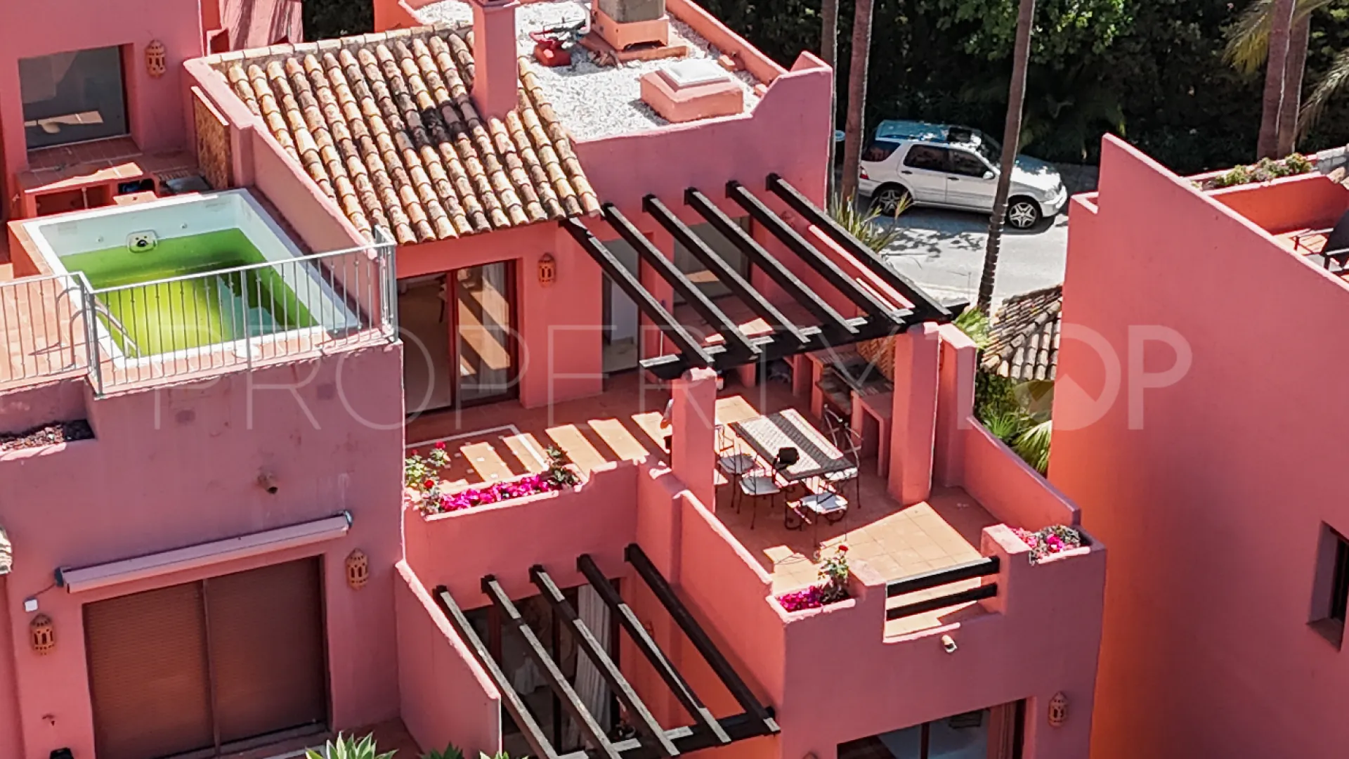 Duplex penthouse for sale in Estepona East with 3 bedrooms