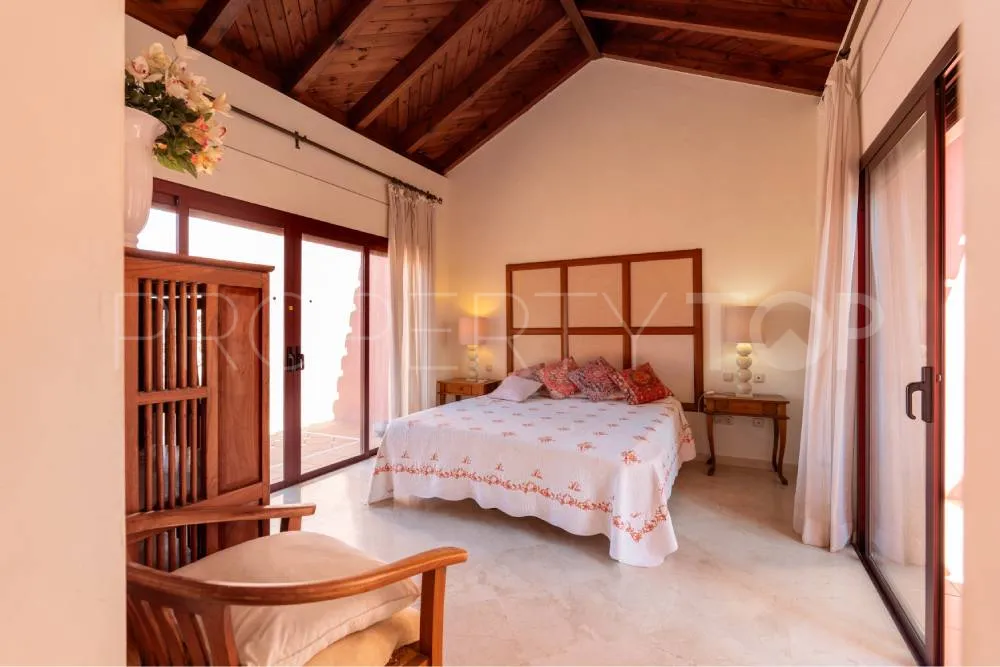 Duplex penthouse for sale in Estepona East with 3 bedrooms