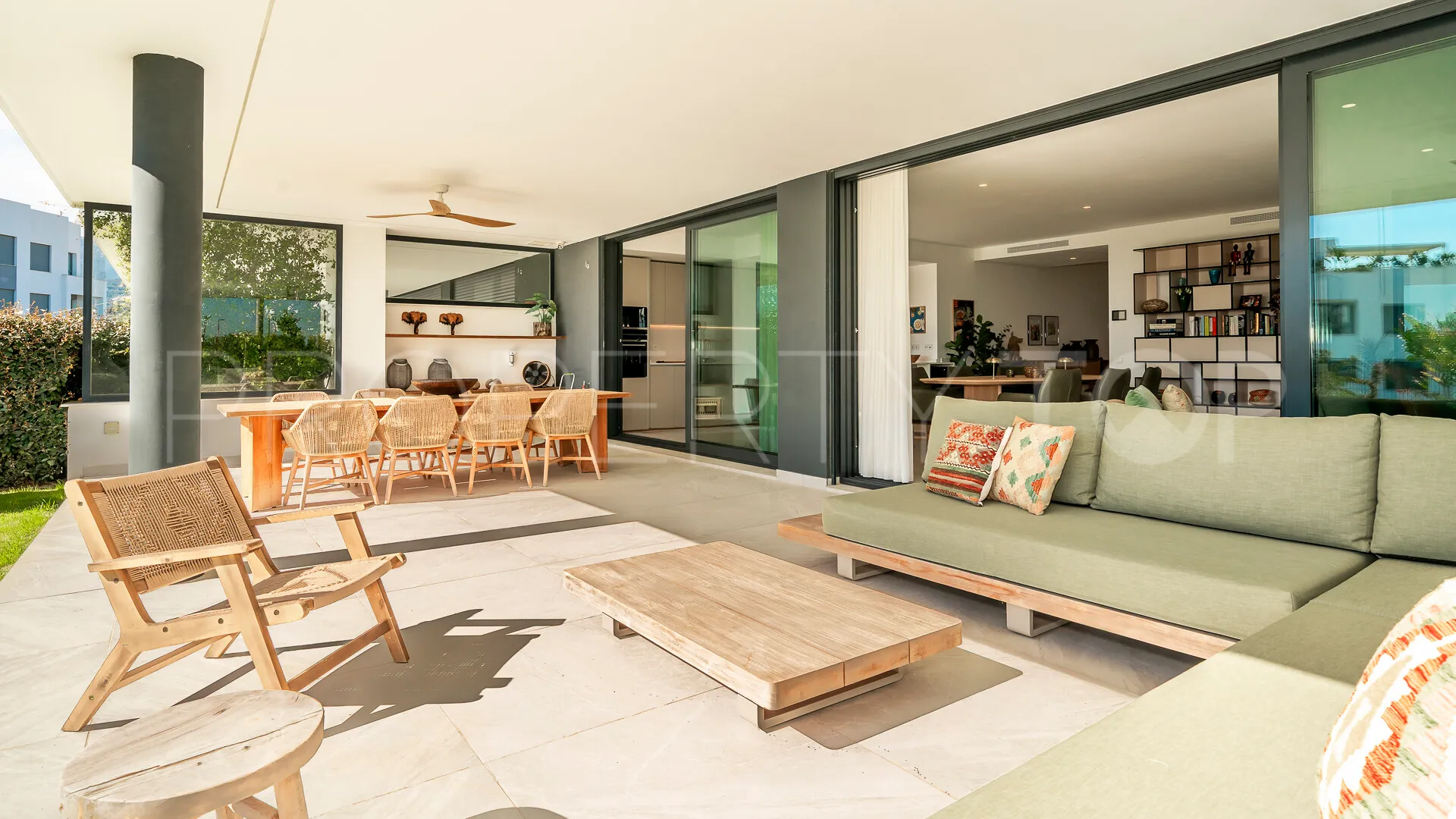 Apartamento planta baja en venta con 4 dormitorios en Los Monteros
