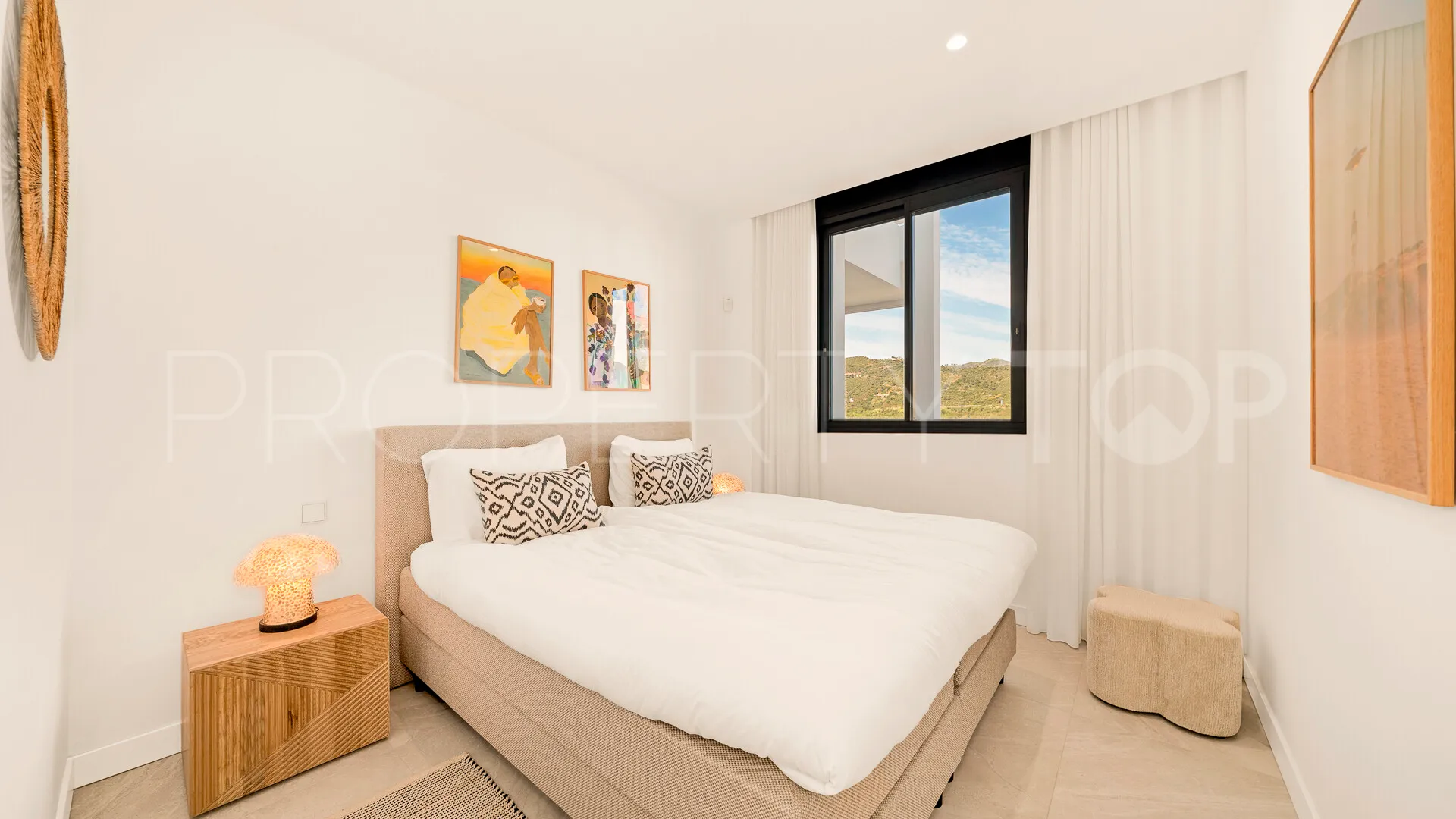 Apartamento planta baja en venta con 4 dormitorios en Los Monteros