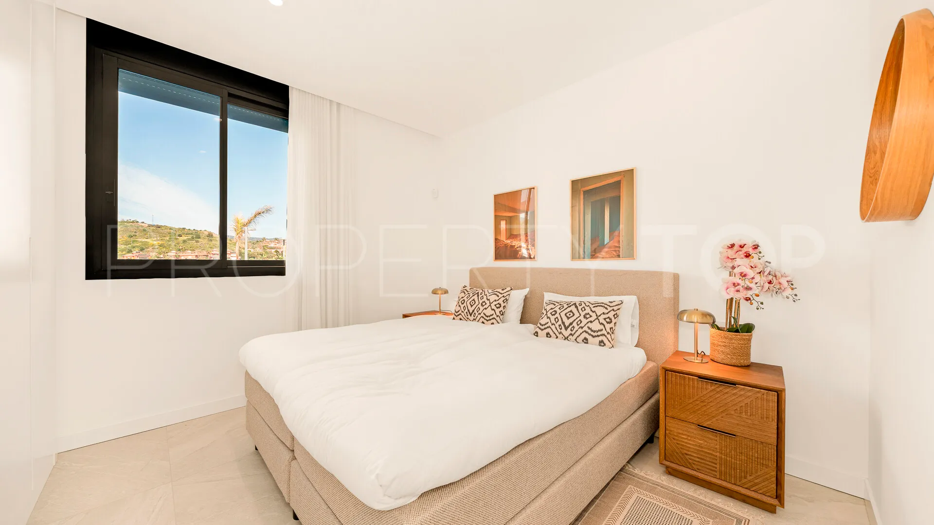 Apartamento planta baja en venta con 4 dormitorios en Los Monteros
