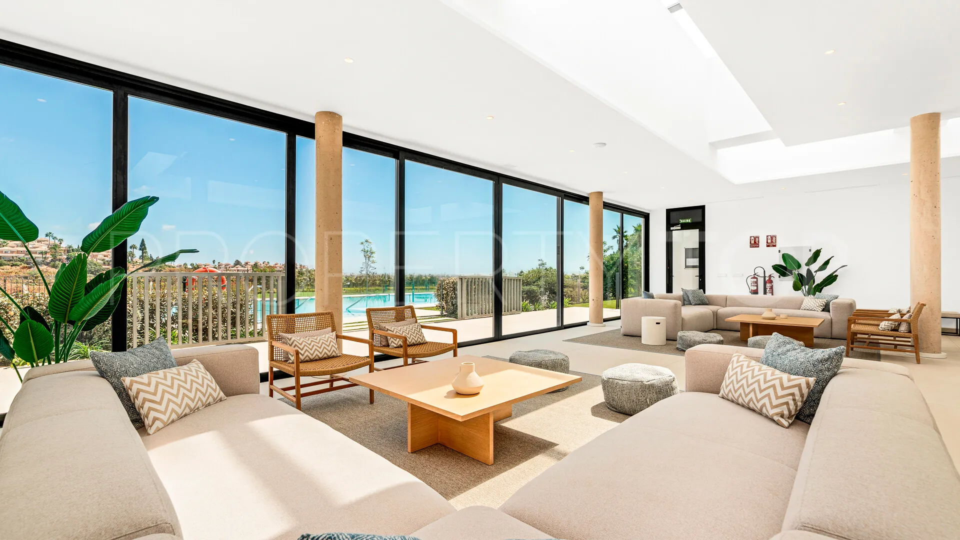Apartamento planta baja en venta con 4 dormitorios en Los Monteros