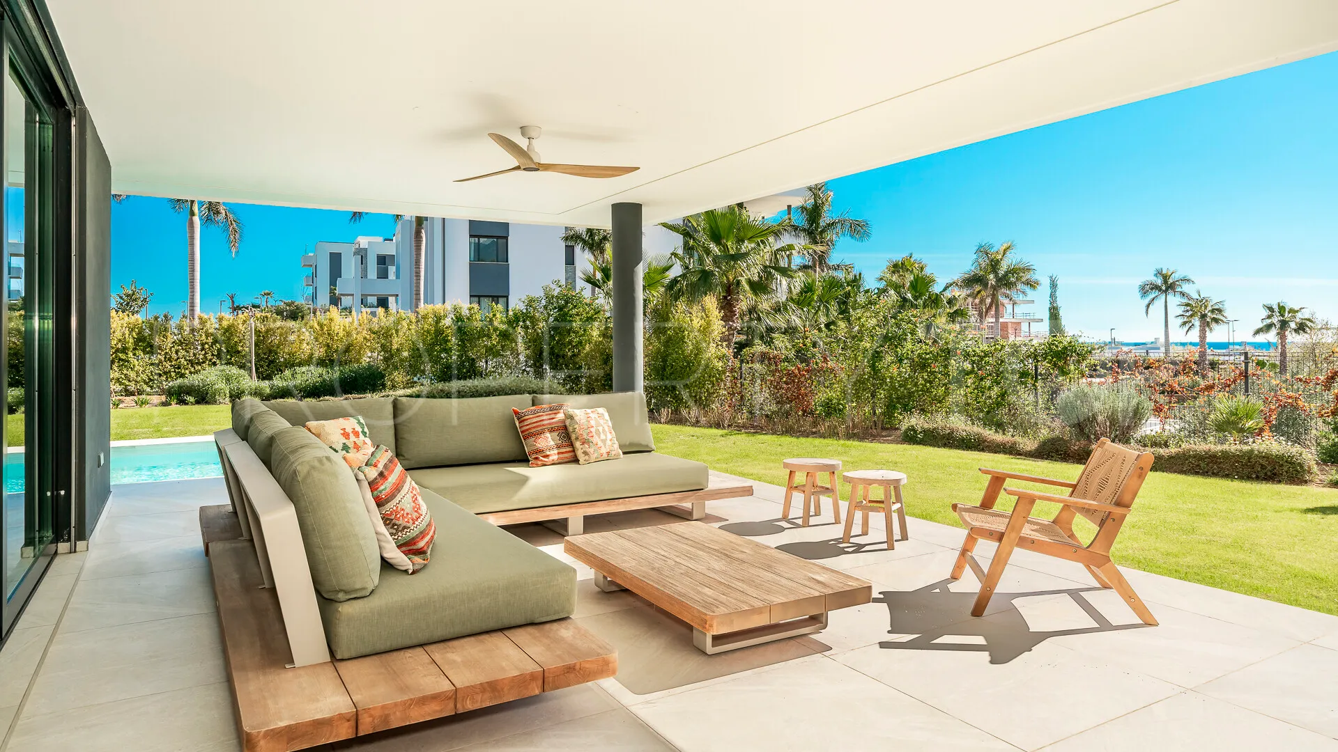 Apartamento planta baja en venta con 4 dormitorios en Los Monteros