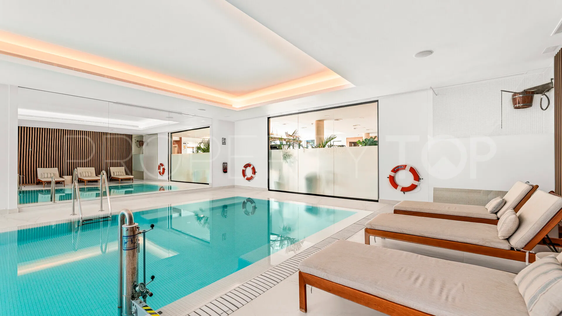 Apartamento planta baja en venta con 4 dormitorios en Los Monteros