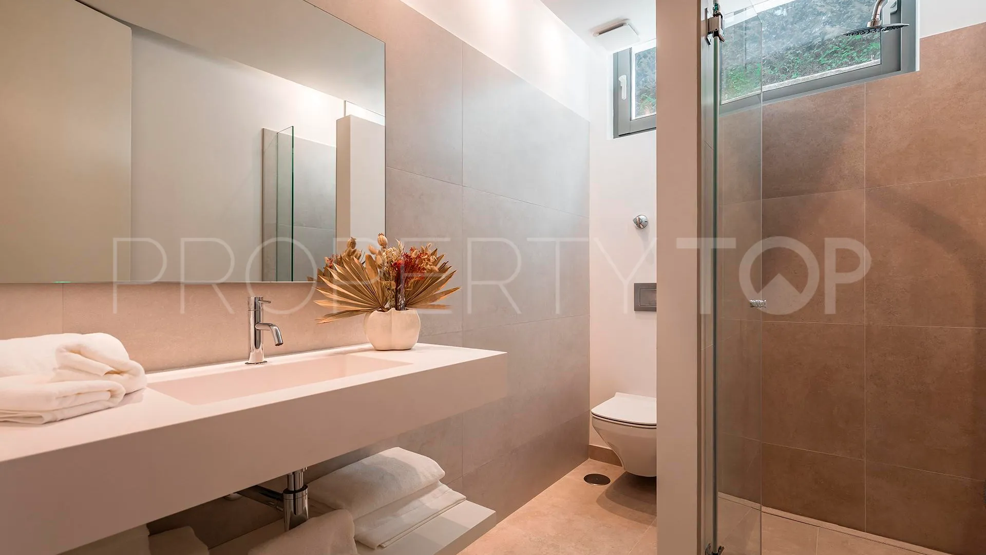For sale 5 bedrooms villa in El Paraiso